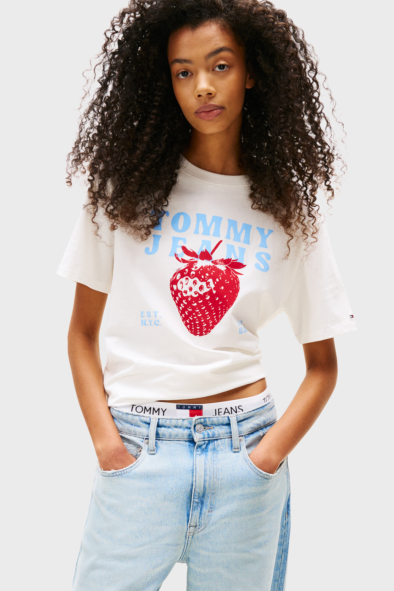 Женская белая футболка STRAWBERRY Белый S Tommy Jeans DW0DW22113 Женская белая футболка STRAWBERRY Белый S Tommy Jeans DW0DW22113