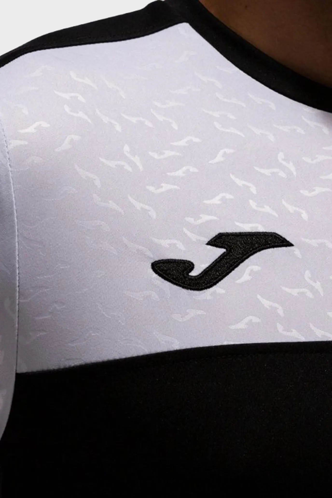 Чоловіча чорна футболка 4