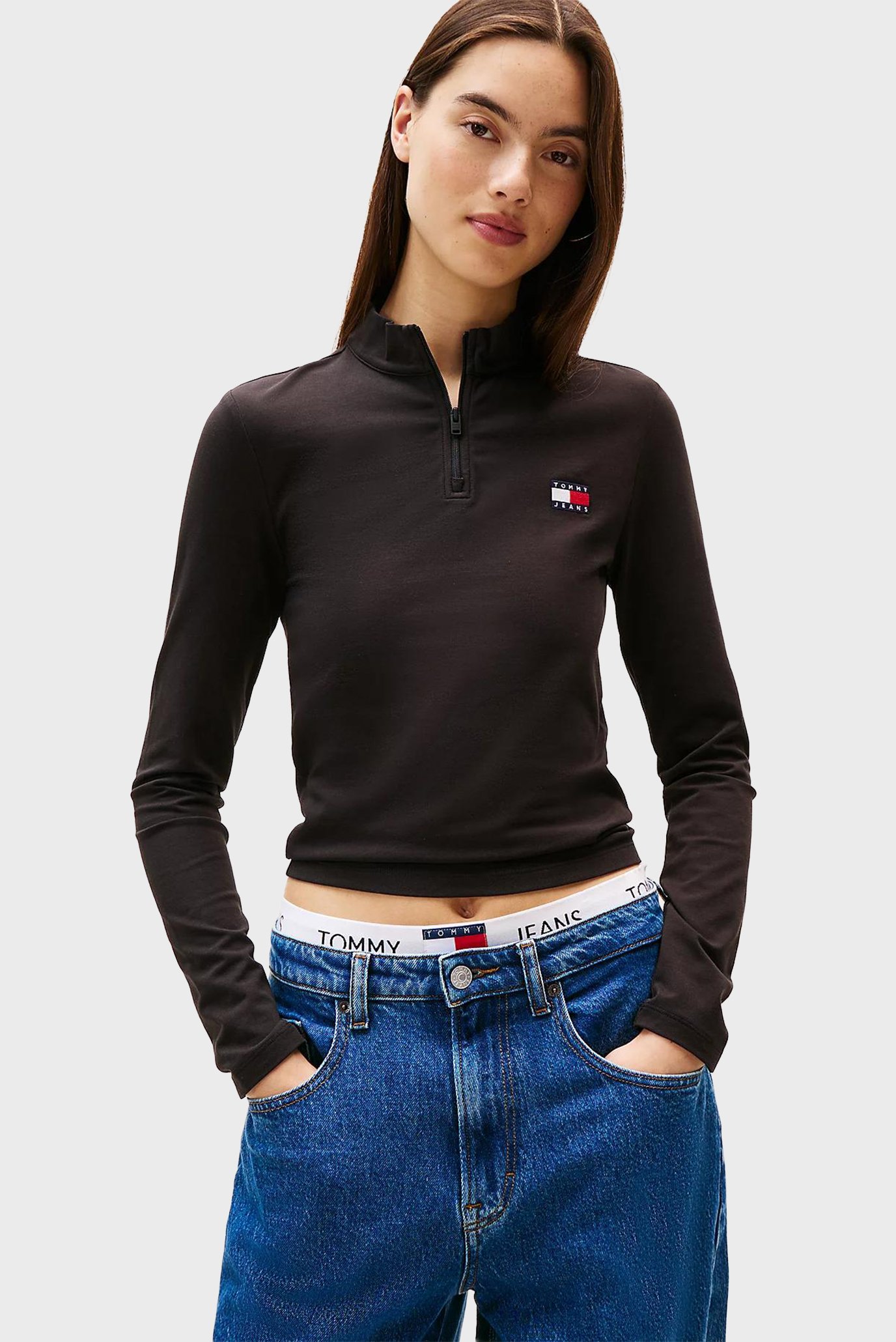 Женская черная спортивная кофта BADGE Черный S Tommy Jeans DW0DW21567 Женская черная спортивная кофта BADGE Черный S Tommy Jeans DW0DW21567