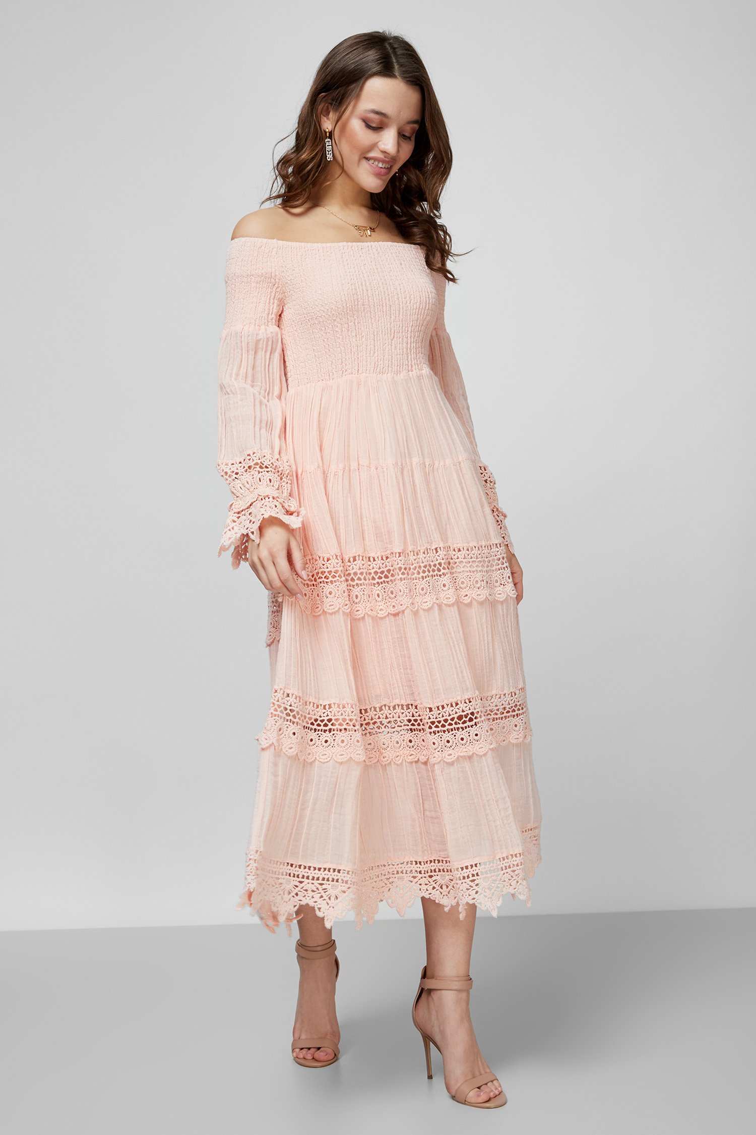 Женское персиковое платье 1