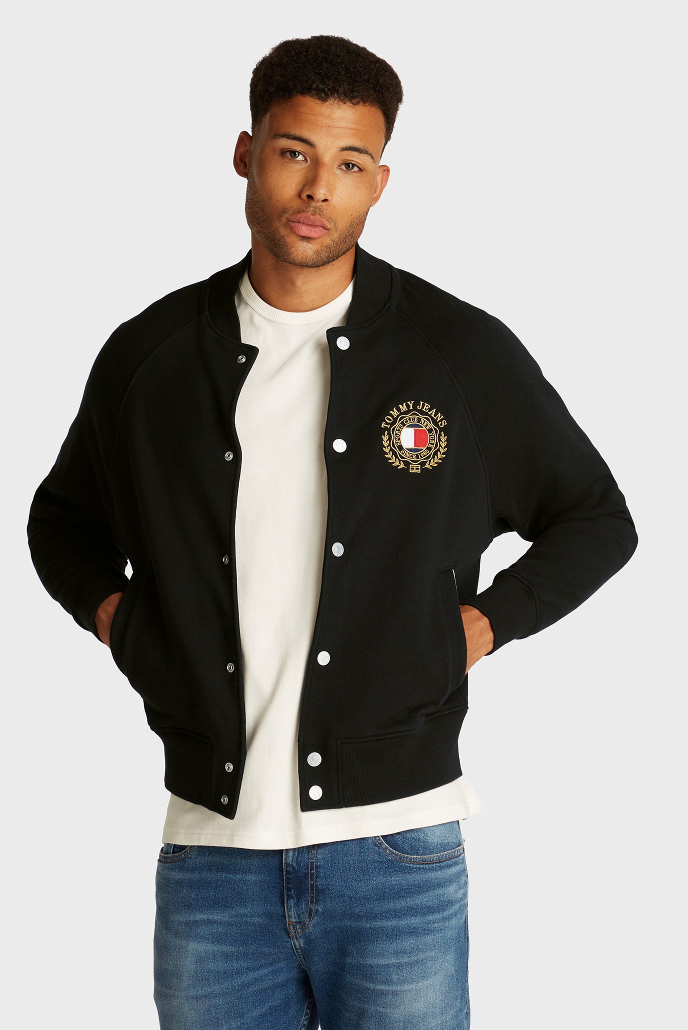 Мужской черный бомбер TJM RLX CREST BOMBER EXT Черный M Tommy Jeans DM0DM20255 Мужской черный бомбер TJM RLX CREST BOMBER EXT Черный M Tommy Jeans DM0DM20255
