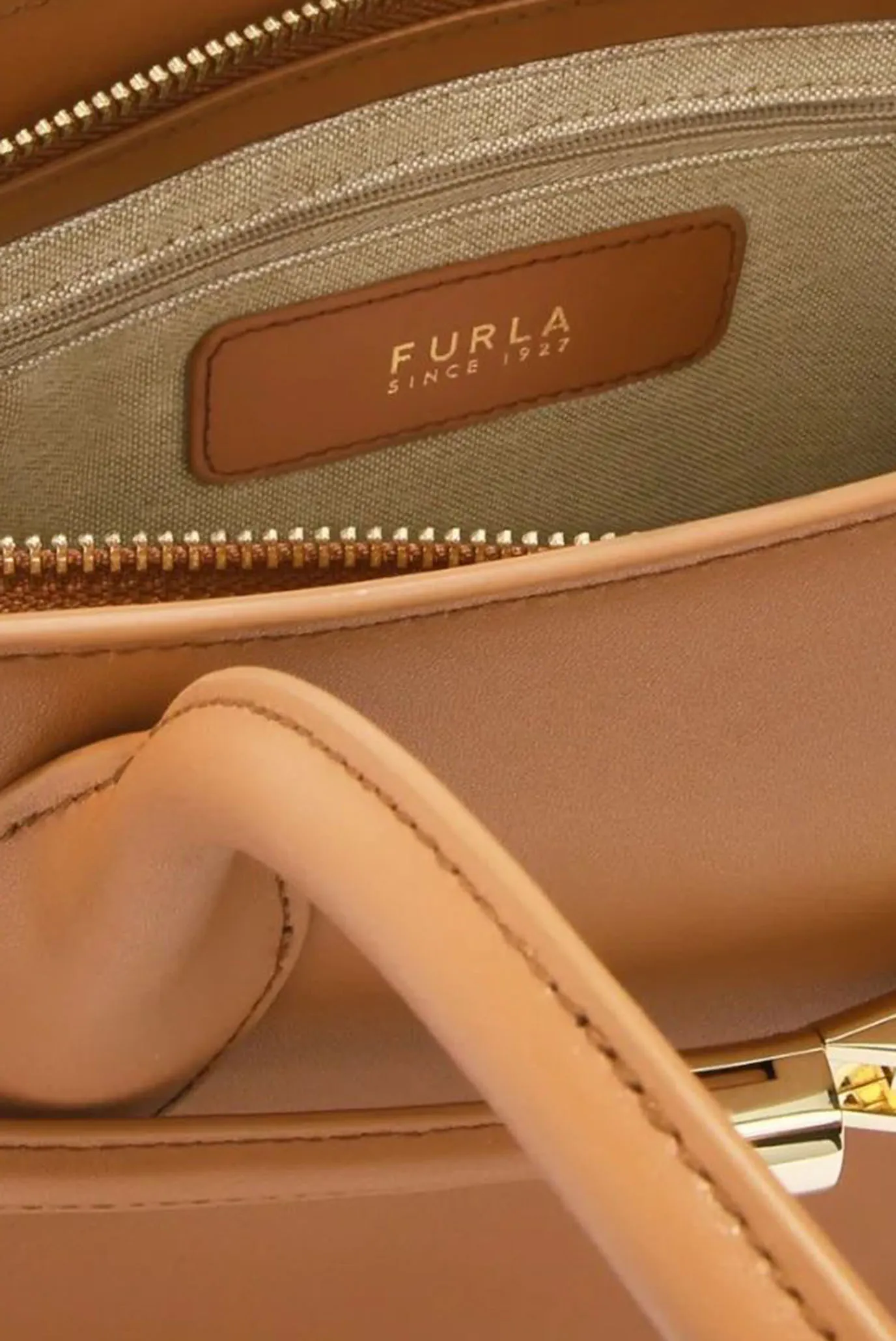 Женская коричневая кожаная сумка 2