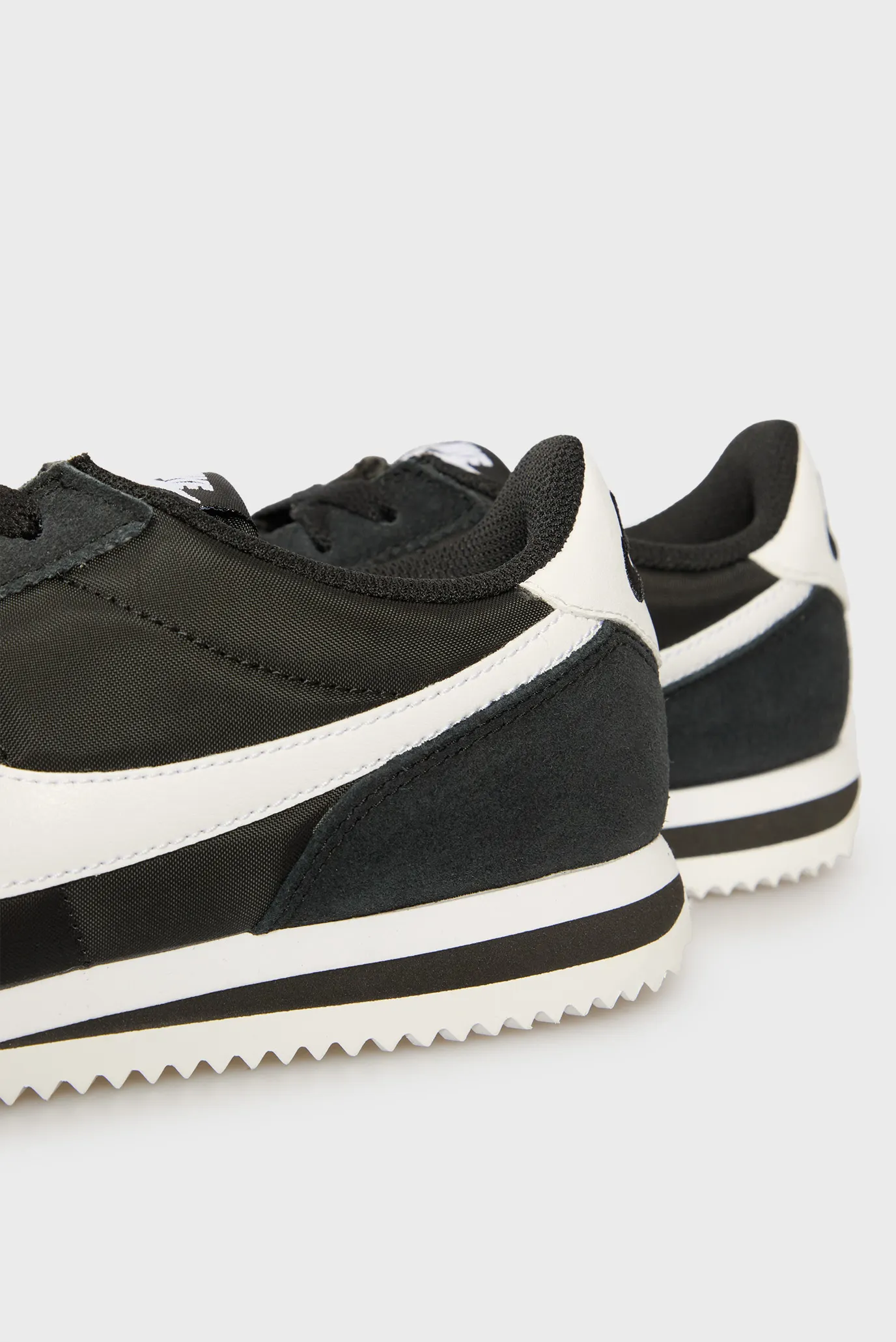 Женские черные кроссовки NIKE CORTEZ 2