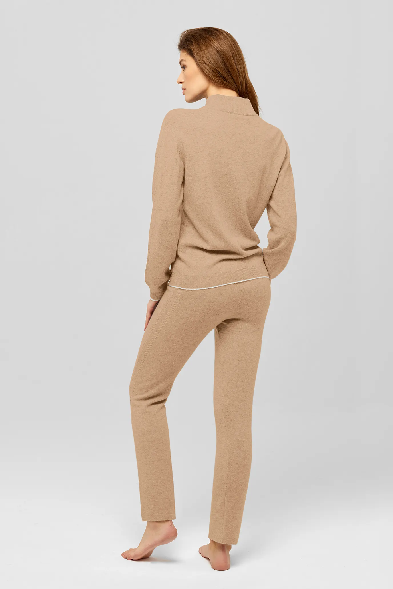 Жіночий бежевий кашеміровий кардиган 3