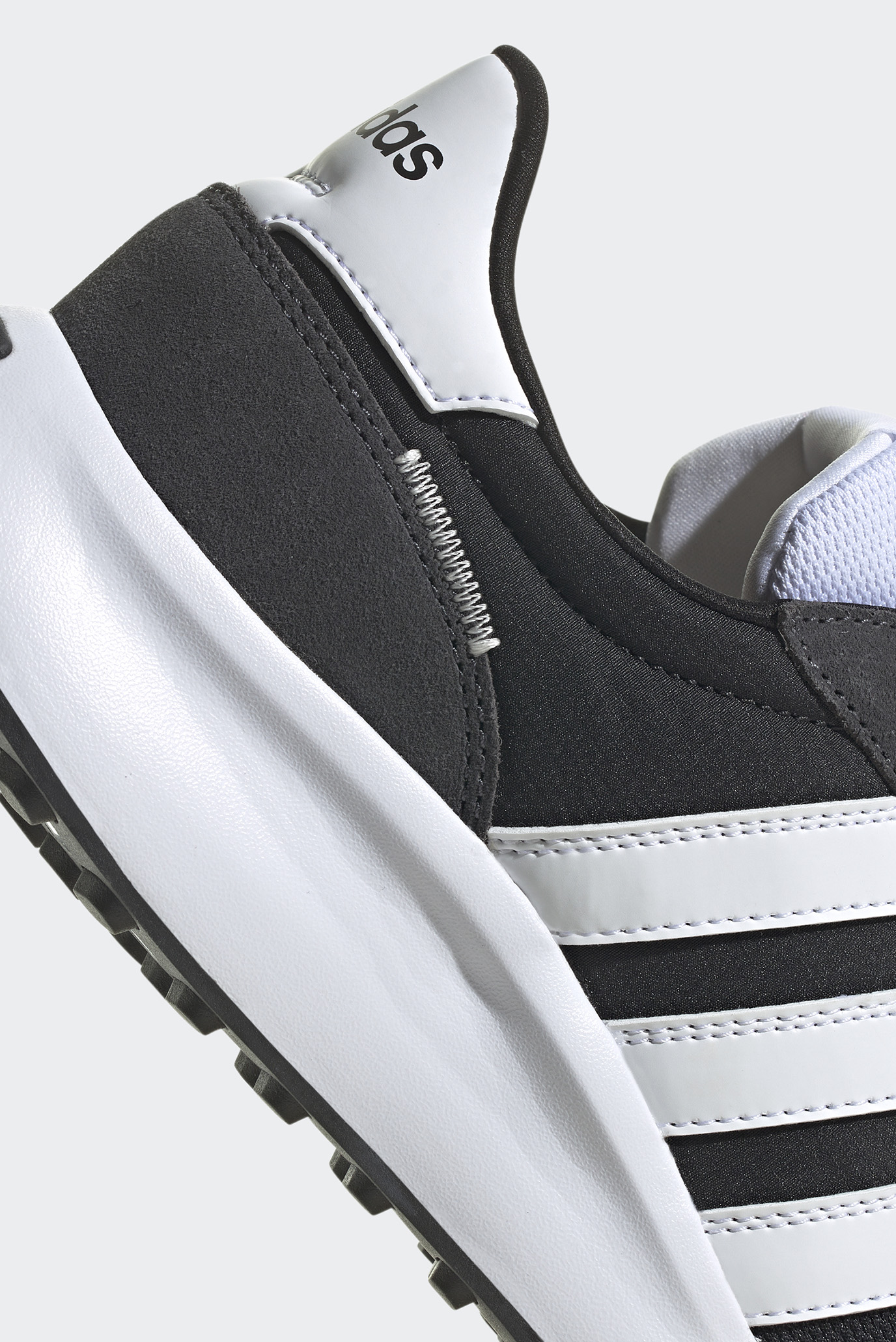 Кроссовки Run 70s Lifestyle adidas GX3090 — MD-Fashion