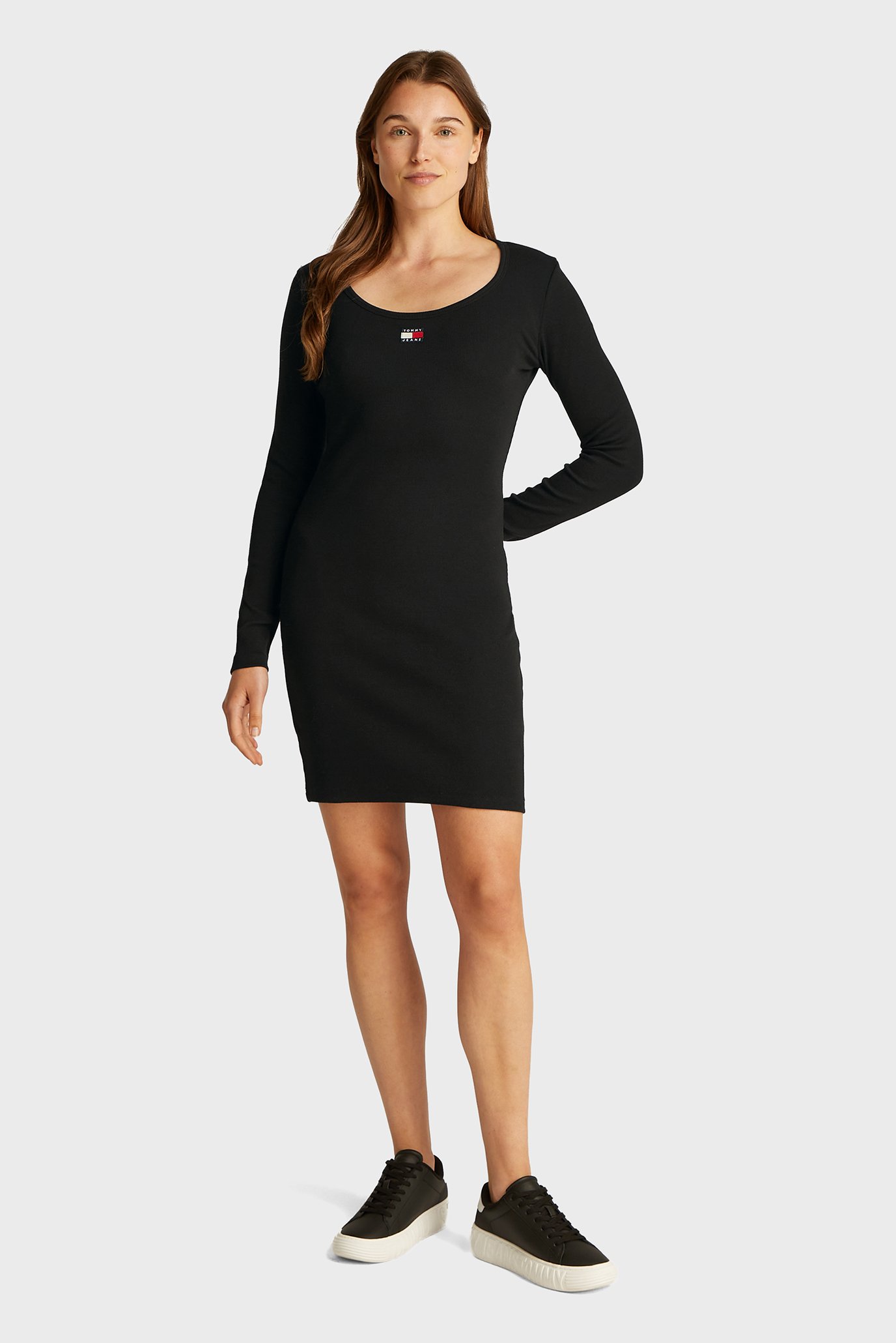 Женское черное платье TJW BADGE RIB BODYCON DRESS EXT Черный L Tommy Jeans DW0DW20276 Женское черное платье TJW BADGE RIB BODYCON DRESS EXT Черный L Tommy Jeans DW0DW20276