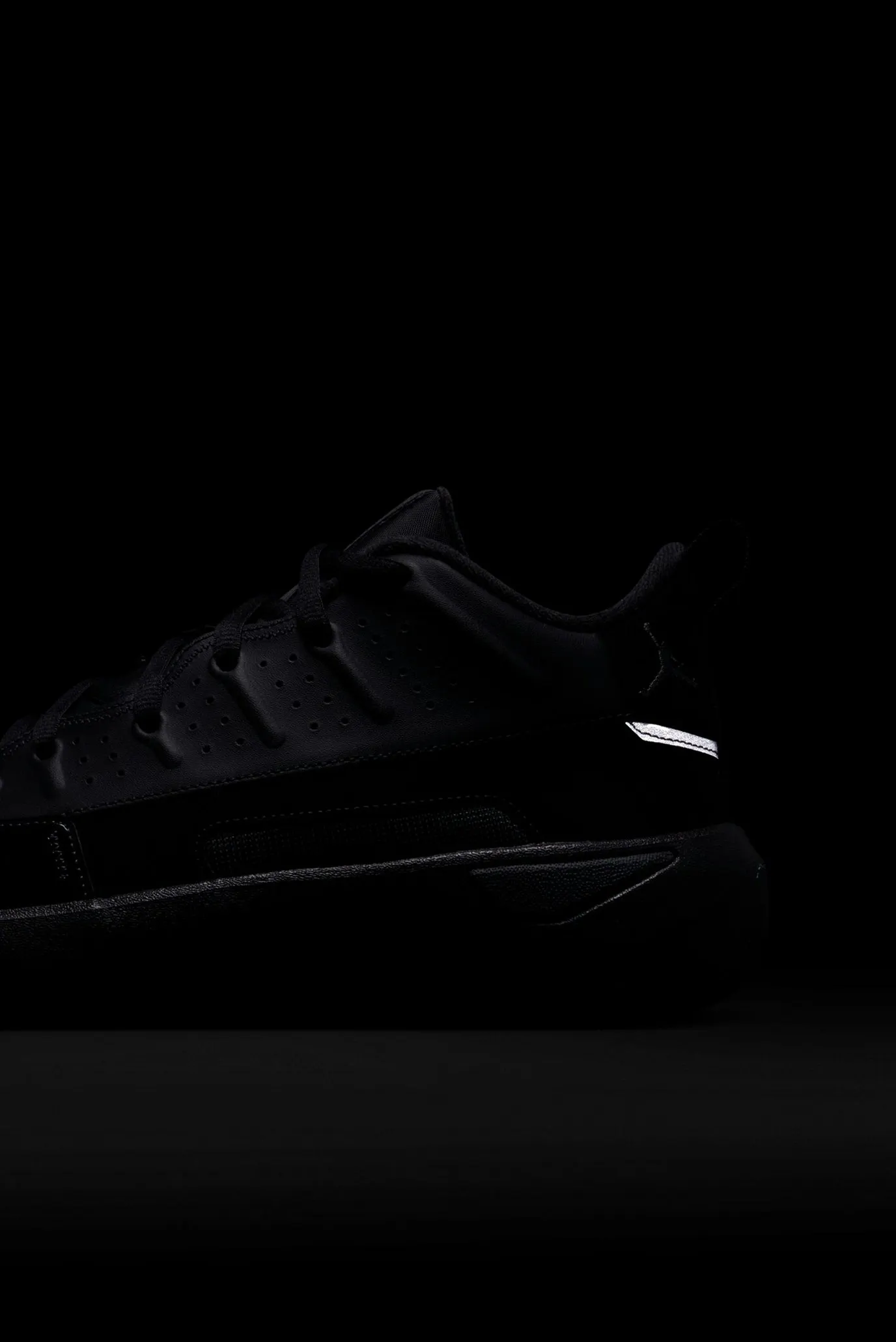 Чоловічі чорні кросівки JORDAN MAX AURA 7 7