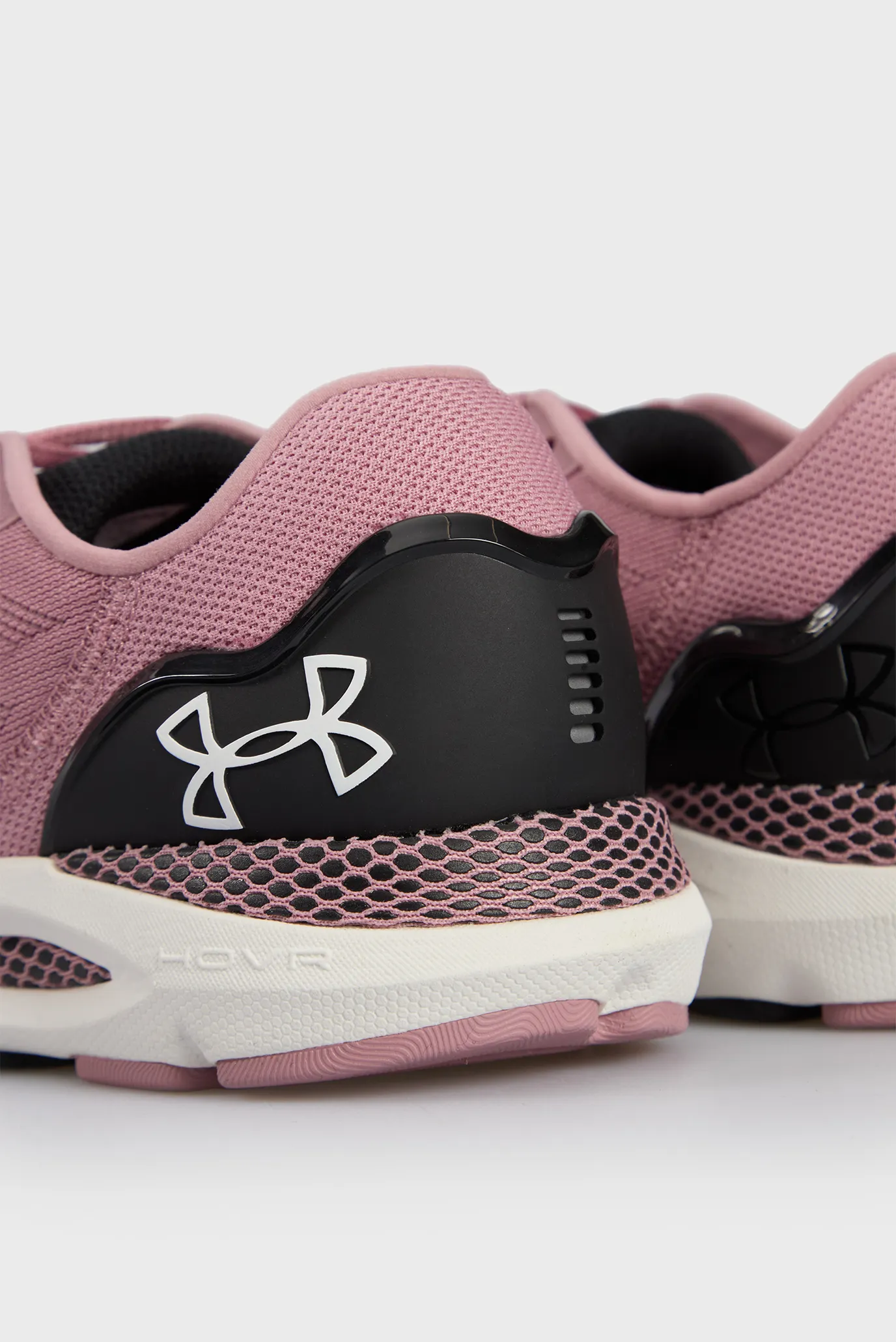 Жіночі пудрові кросівки UA W HOVR Sonic 6 2