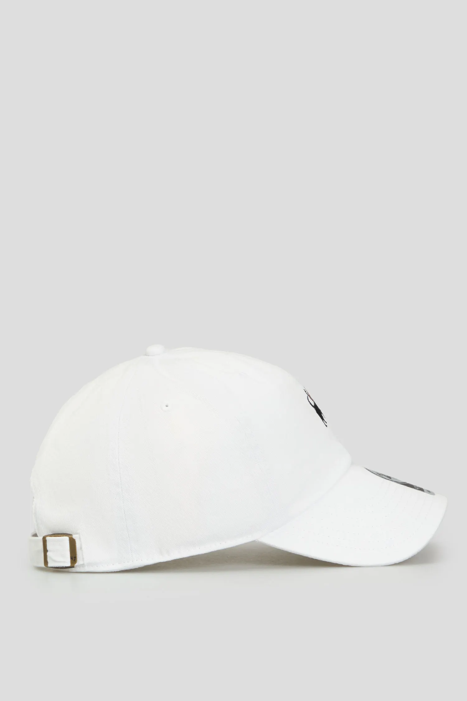 Біла кепка 3