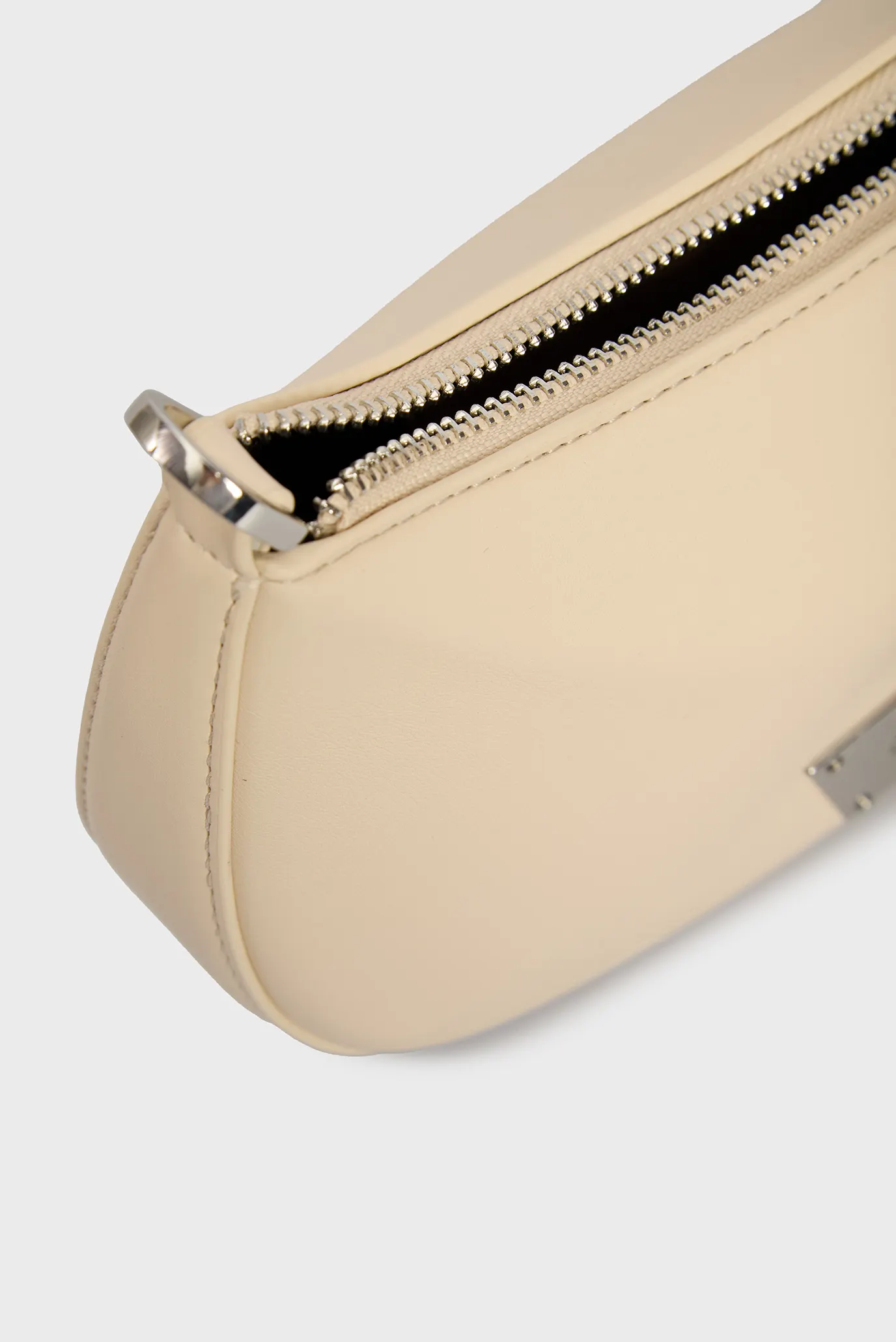 Жіноча біла сумка 5