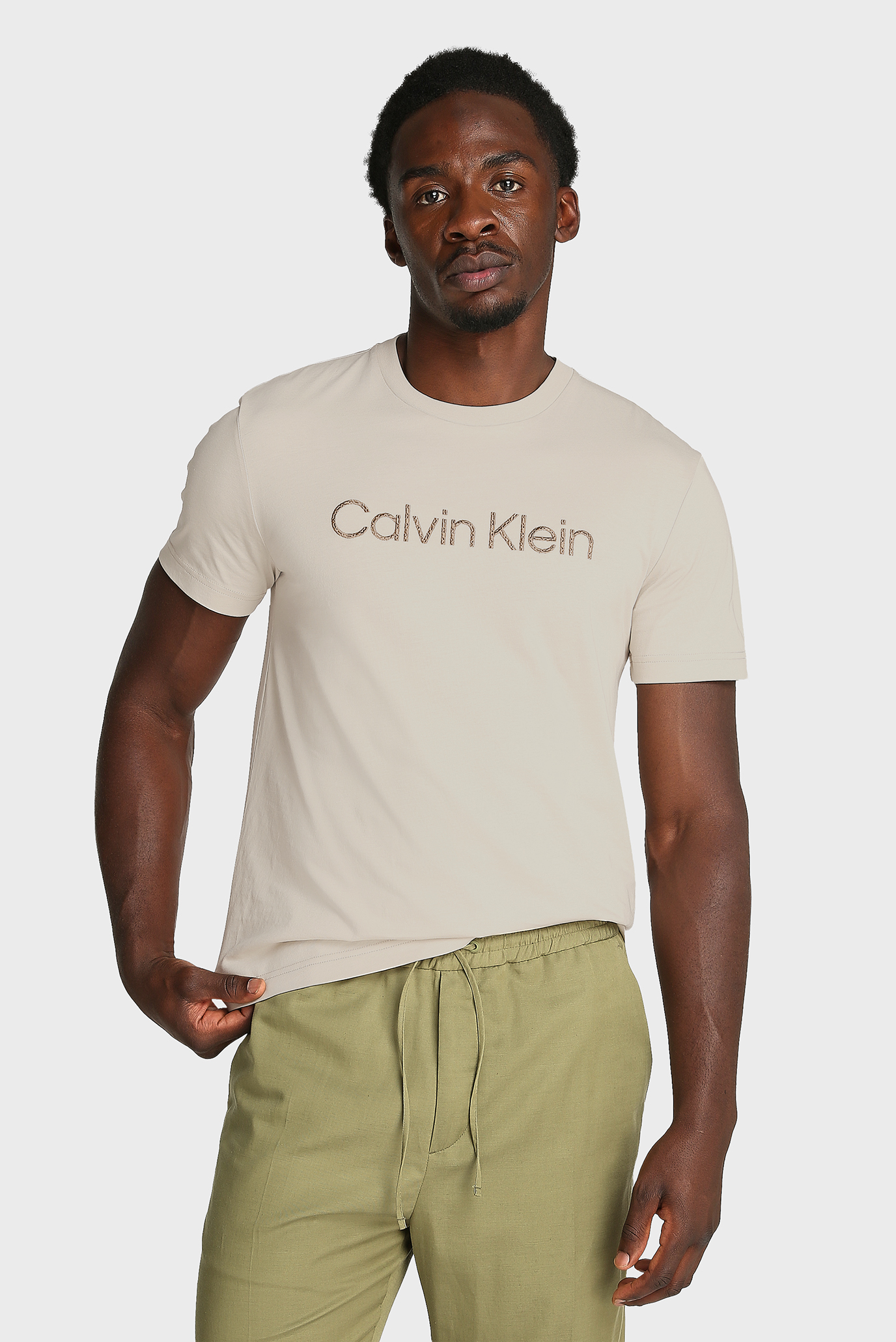 Мужская бежевая футболка TEXTURED EMBROIDERY LOGO Бежевый XL Calvin Klein K10K114169 Мужская бежевая футболка TEXTURED EMBROIDERY LOGO Бежевый XL Calvin Klein K10K114169