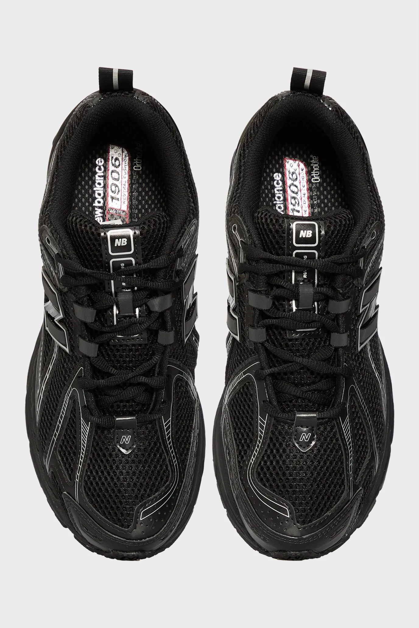 Чоловічі чорні кросівки 1906R 4