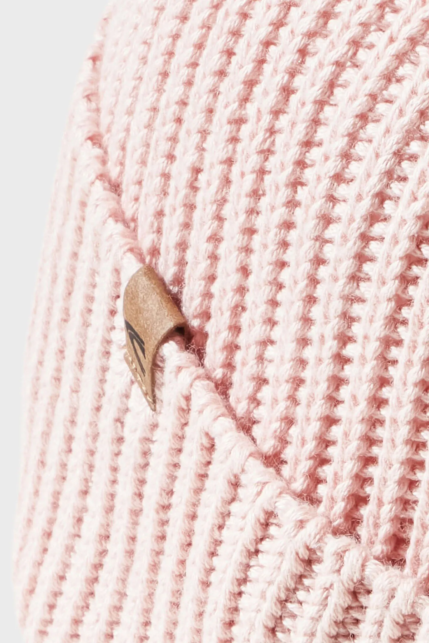 Женская розовая шапка Beanie 4