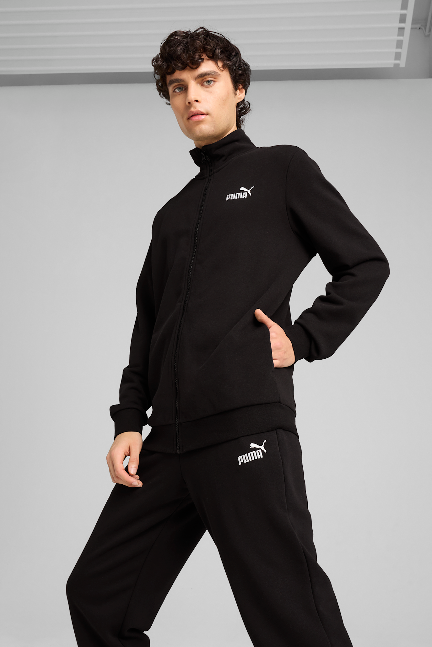 Мужской черный спортивный костюм (кофта, брюки) Essentials Sweat Suit Men 1