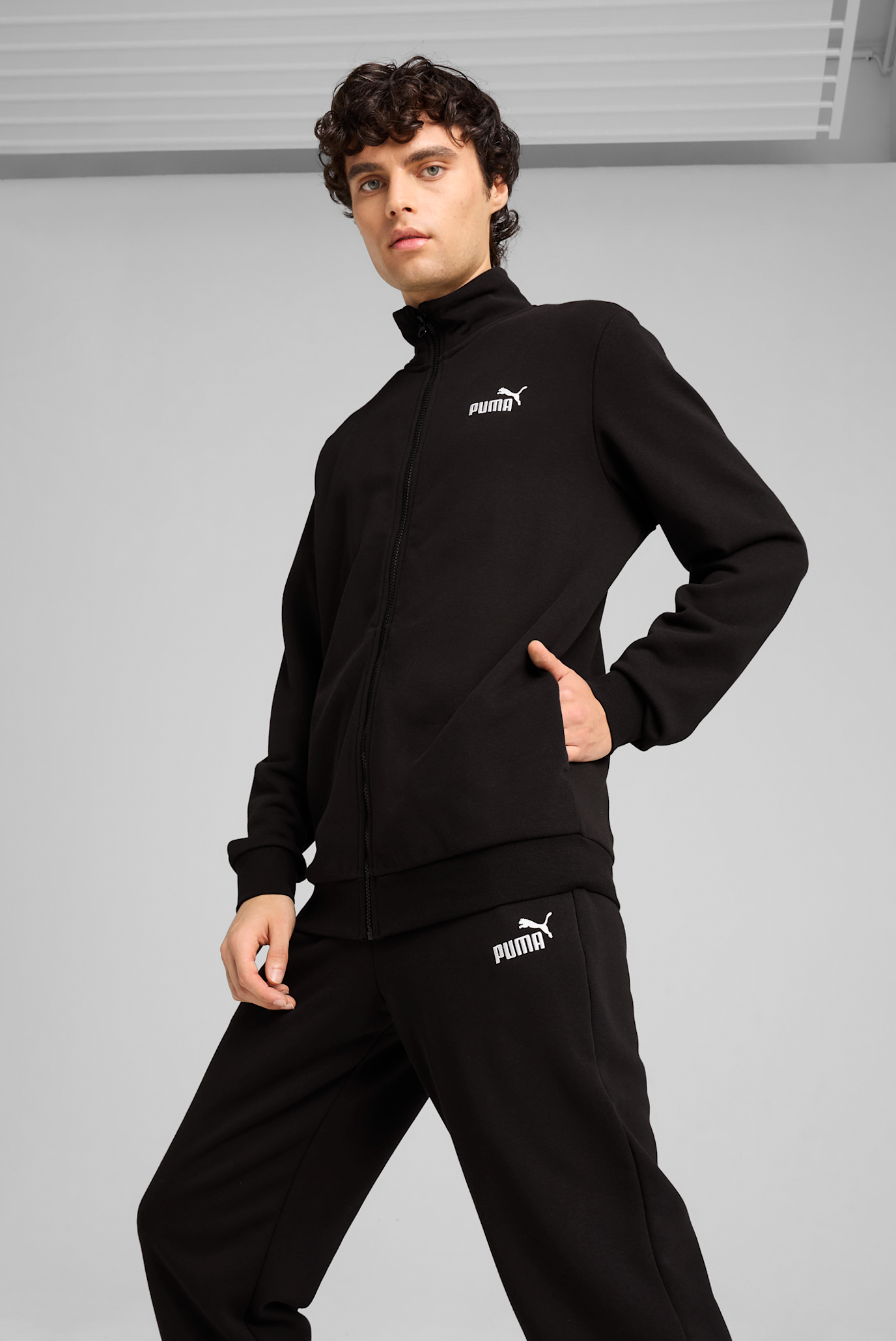 Чоловічий чорний спортивний костюм (кофта, штани) Essentials Sweat Suit Men 1