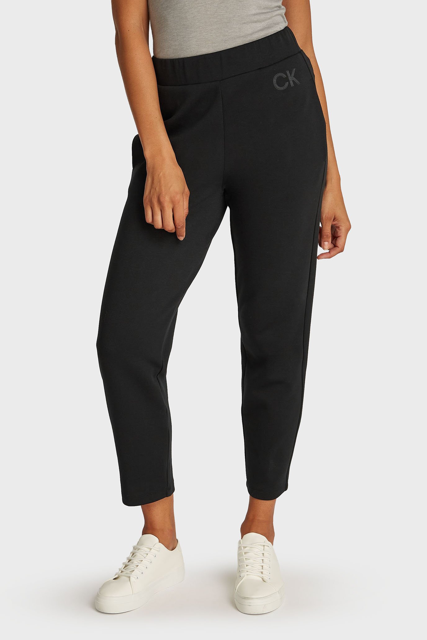 Женские черные спортивные брюки SATIN CK TAILORED SWEATPANT Черный L Calvin Klein K20K207945 Женские черные спортивные брюки SATIN CK TAILORED SWEATPANT Черный L Calvin Klein K20K207945