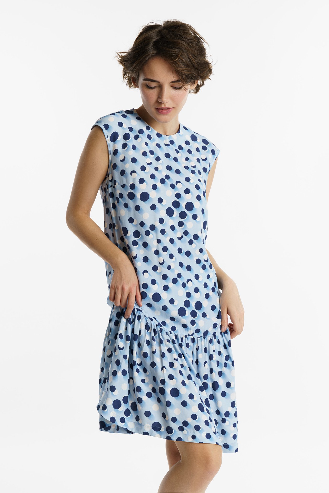 Жіноча блакитна сукня в горошок 1
