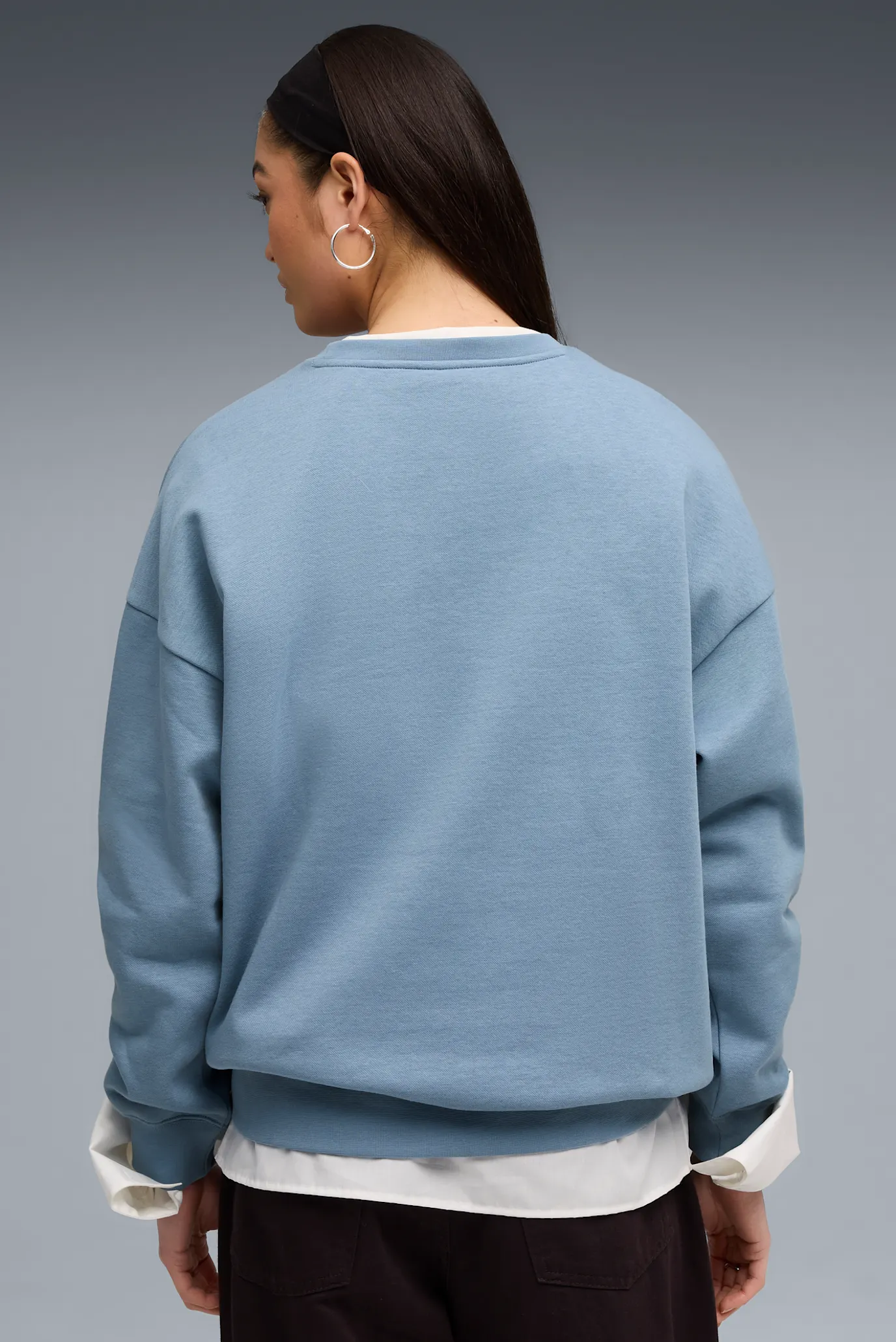 Жіночий блакитний світшот Essentials Oversized Crew Women 3