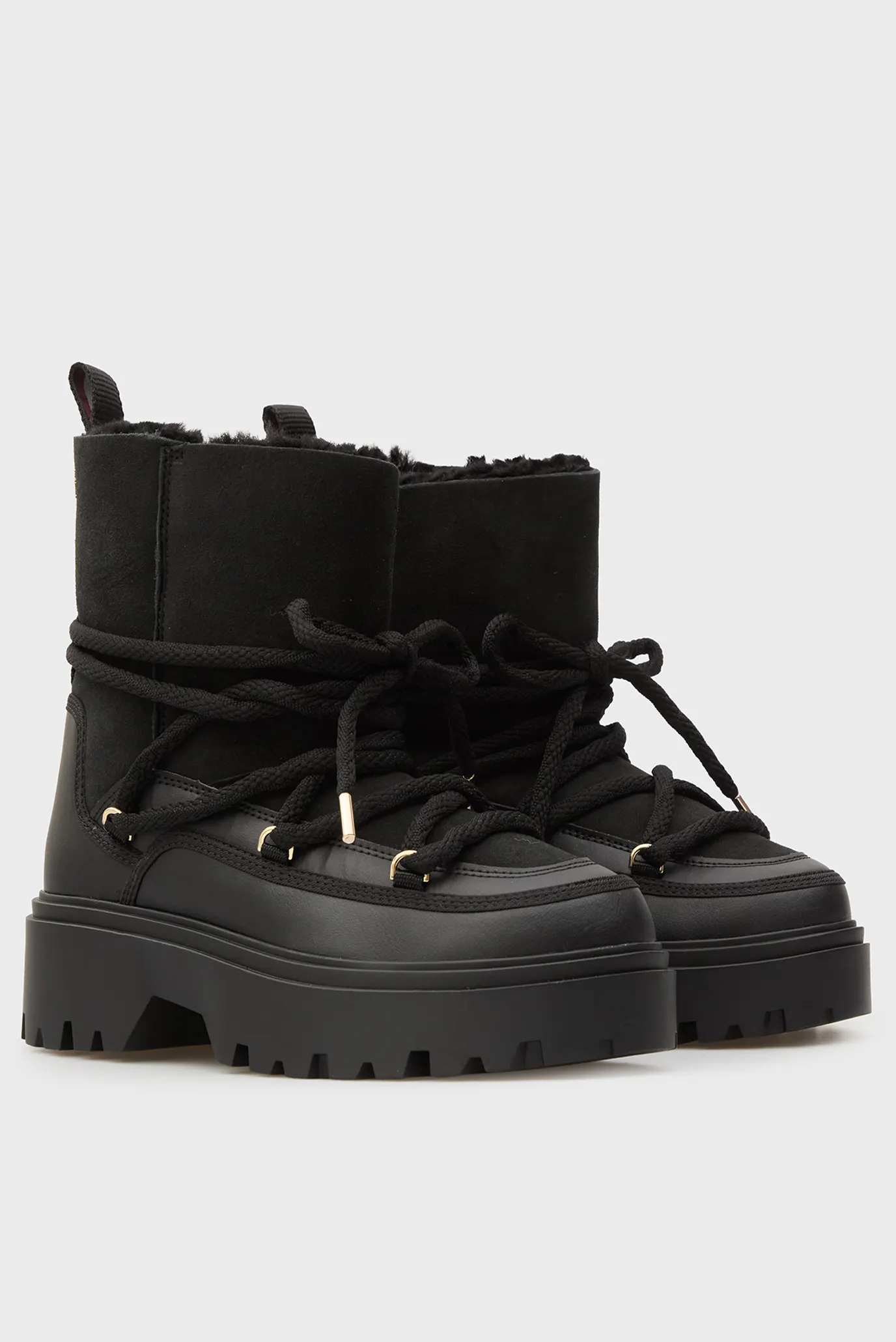 Женские черные кожаные угги SHEARLING 3