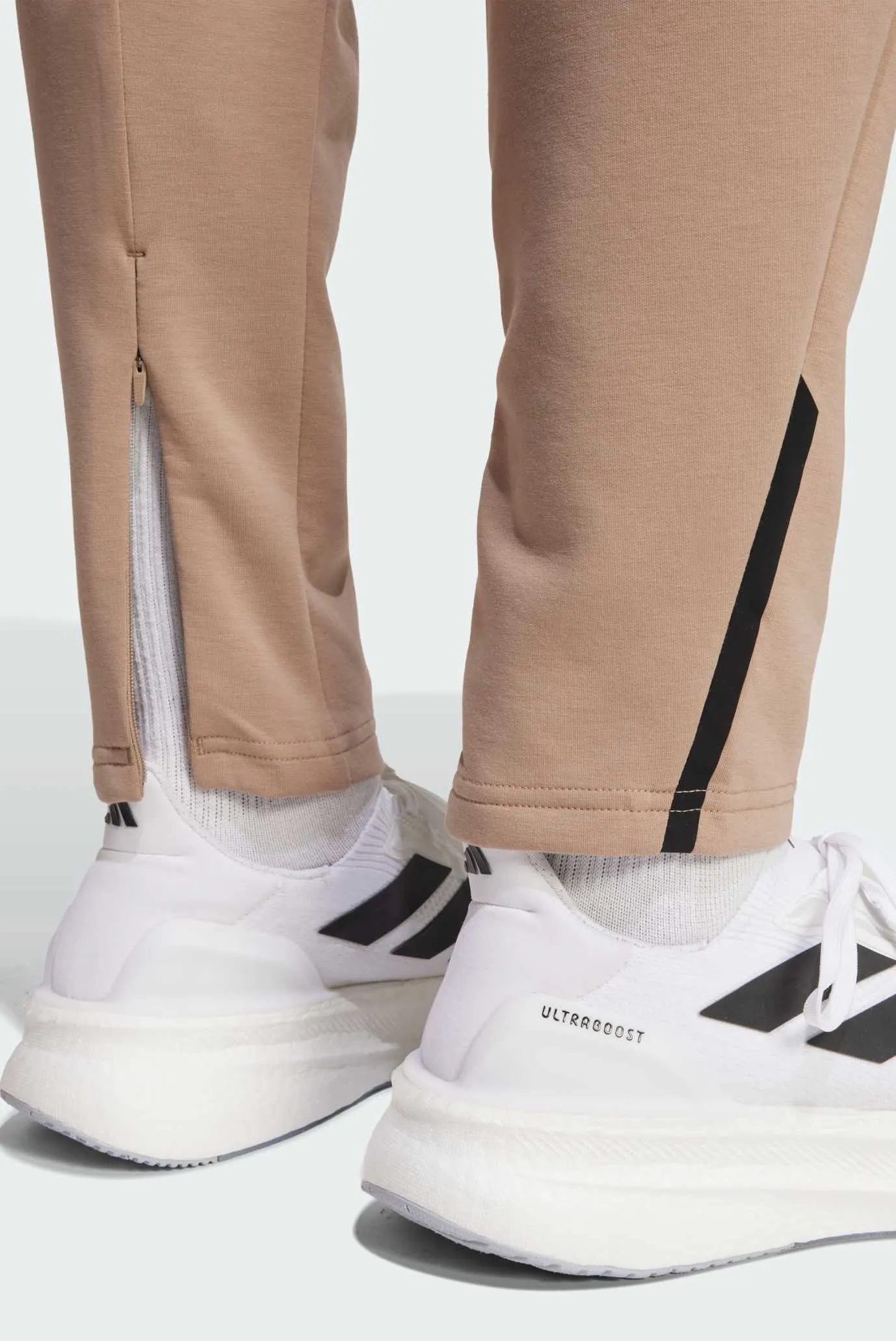 Чоловічі коричневі спортивні штани Designed for Training Spaceknit 5