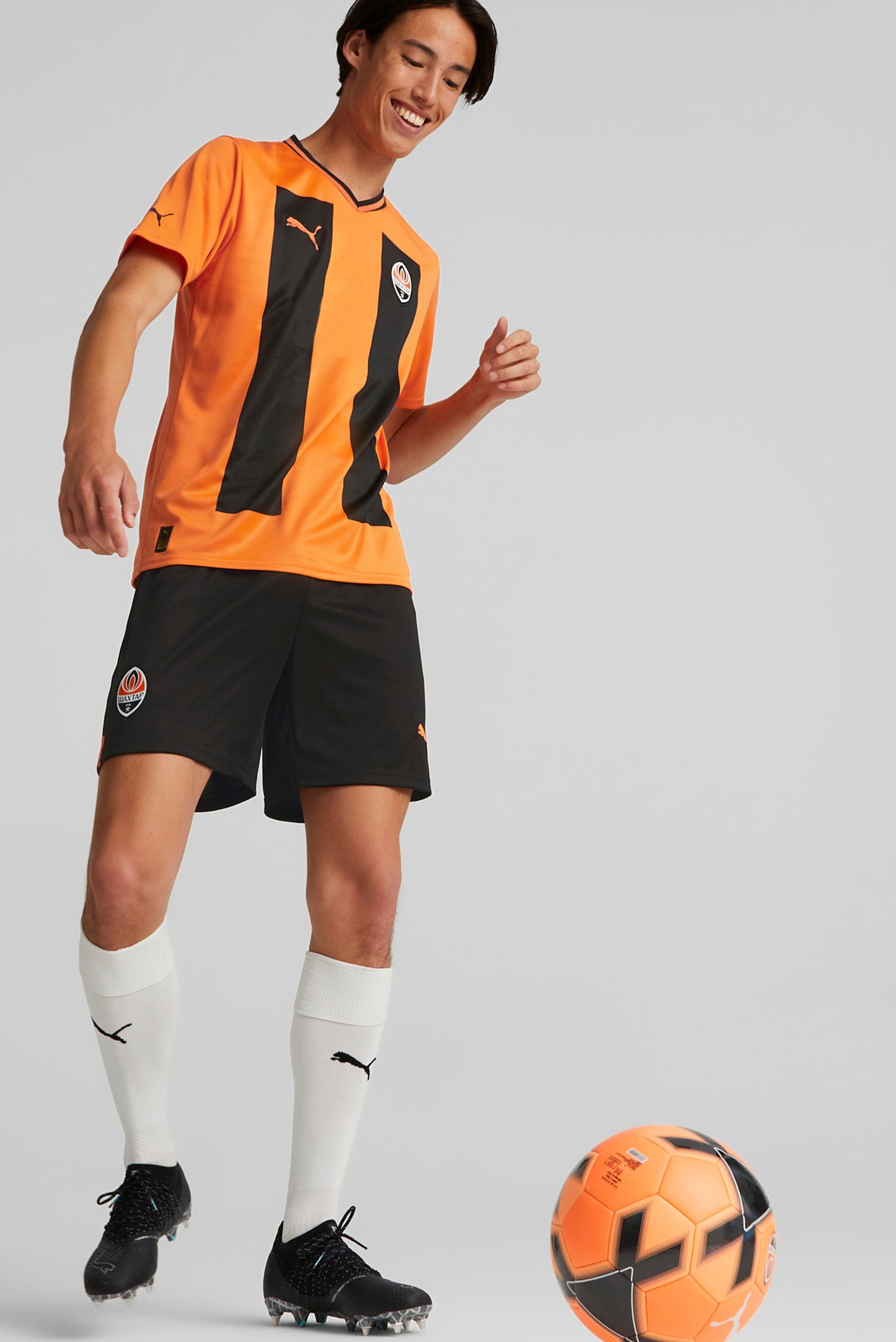 Чоловіча помаранчева футболка FC Shakhtar Donetsk Home 22/23 Replica Jersey Men 1