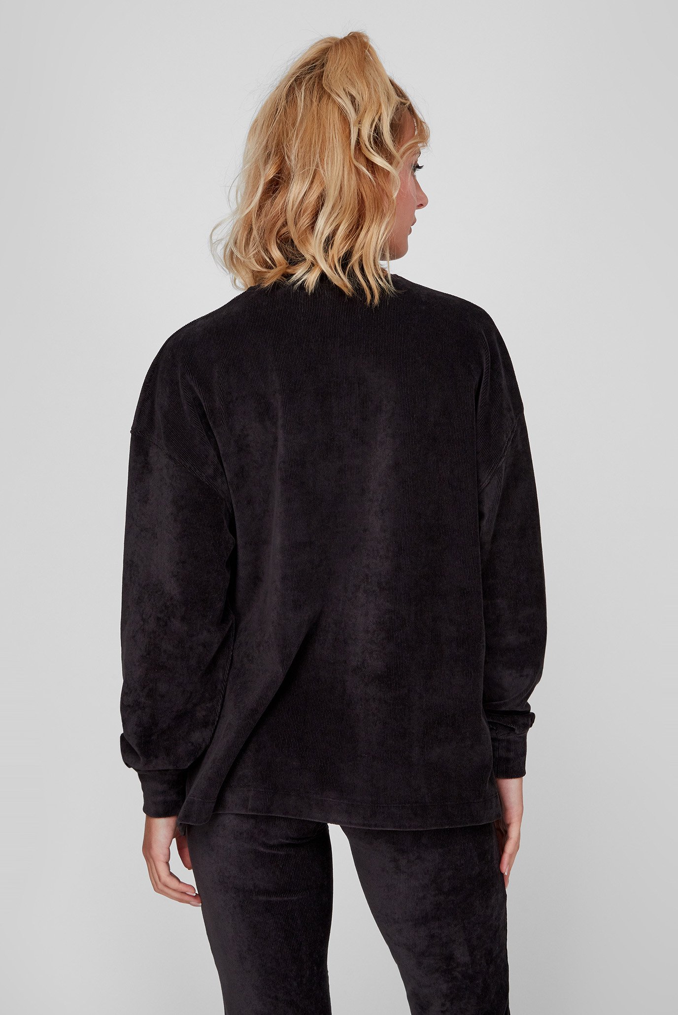 Женская черная вельветовая кофта Calvin Klein Jeans J20J217912_BEH — MD-Fashion Женская черная вельветовая кофта Calvin Klein Jeans J20J217912_BEH — MD-Fashion