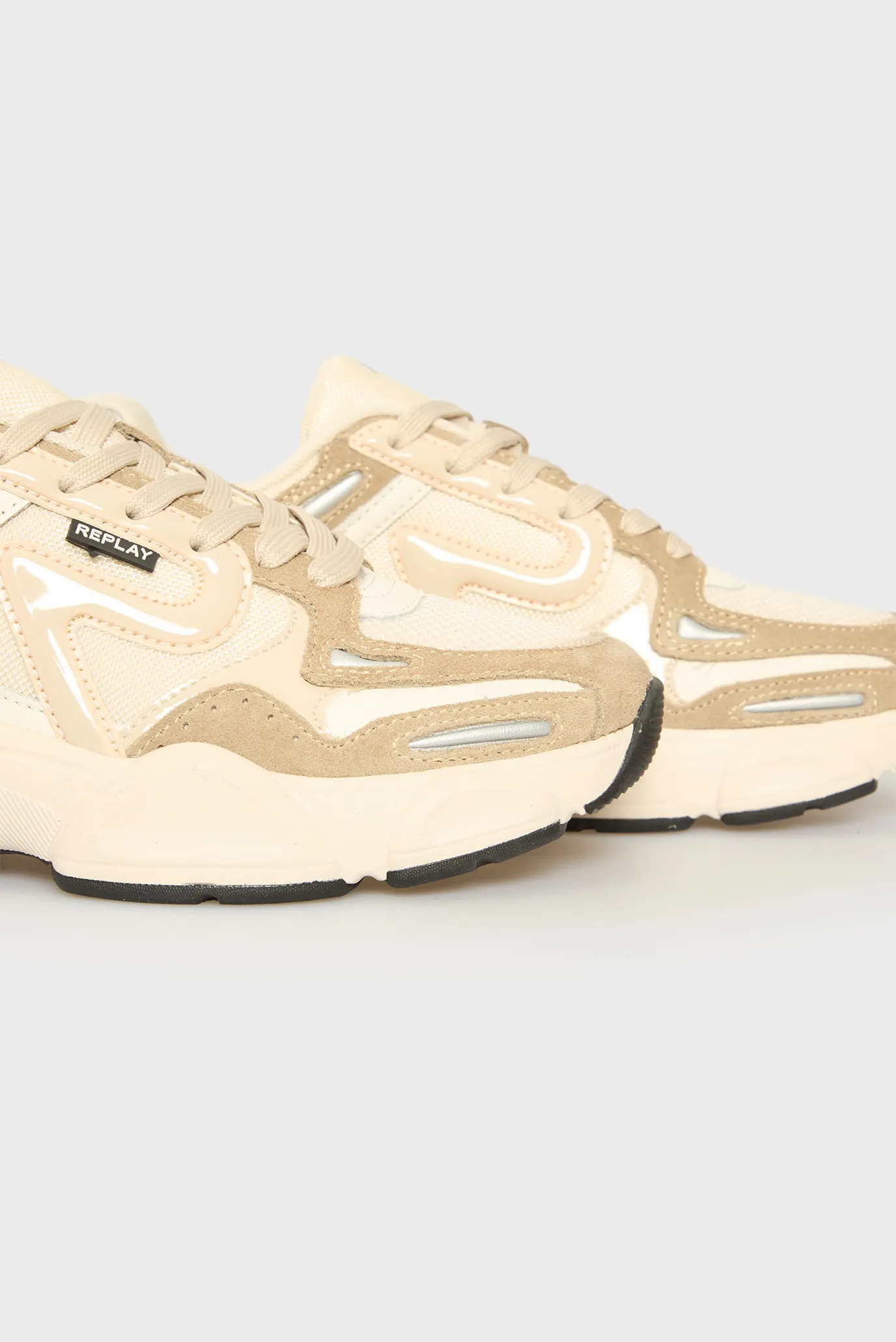 Женские бежевые кроссовки 2