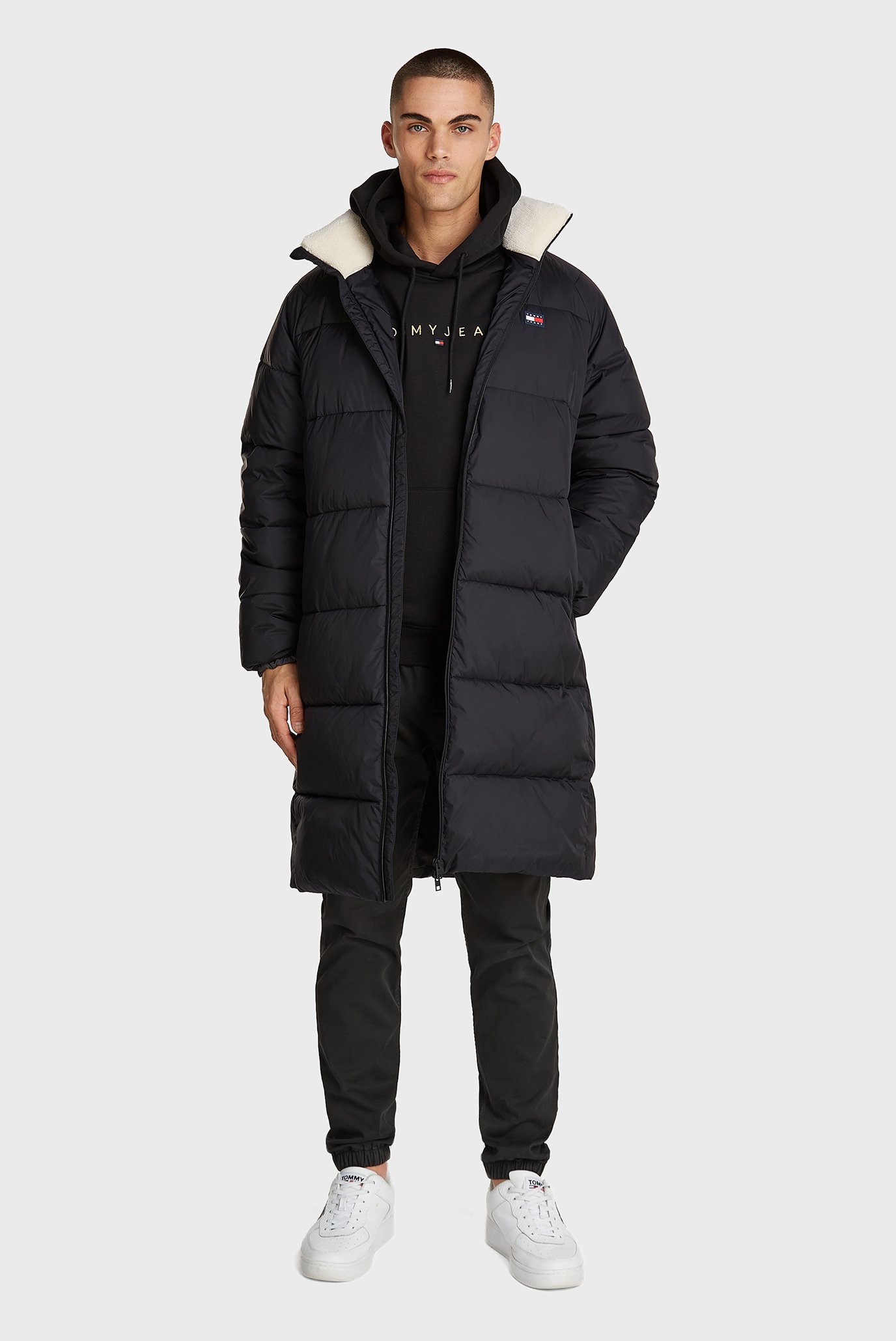 Мужская черная куртка TJM VAIL PUFFER PARKA Черный M Tommy Jeans DM0DM20604 Мужская черная куртка TJM VAIL PUFFER PARKA Черный M Tommy Jeans DM0DM20604