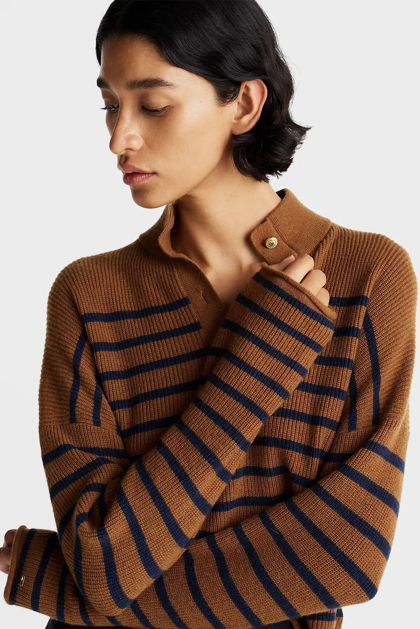 Женский коричневый шерстяной джемпер в полоску 2