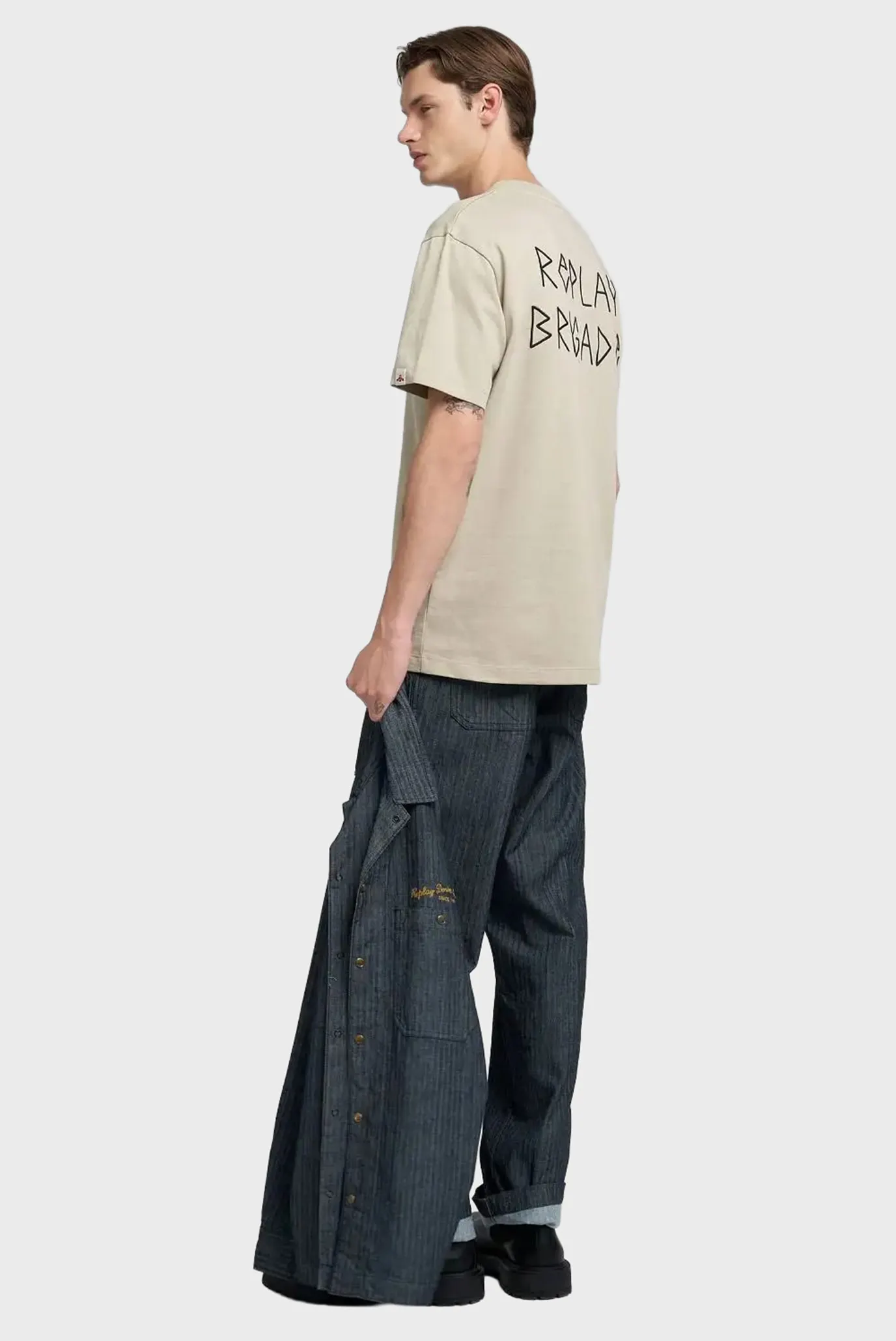 Чоловіча бежева футболка 3