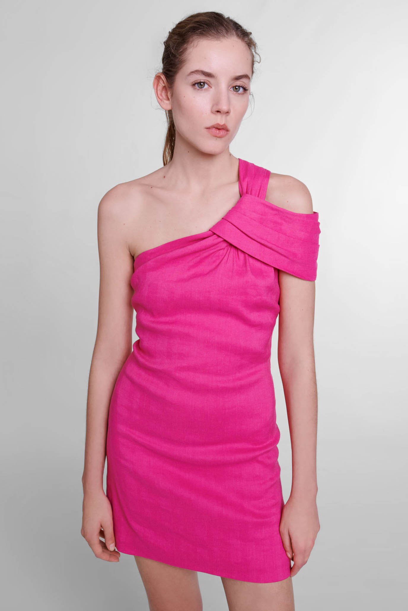 Женское розовое льняное платье 1