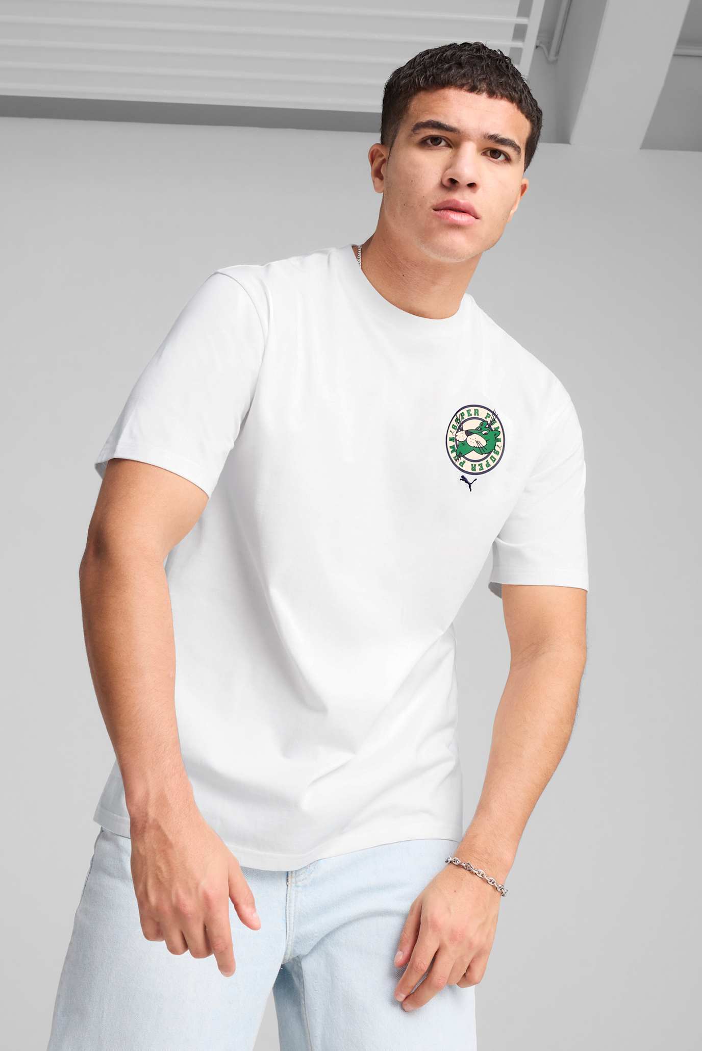 Мужская белая футболка GRAPHICS Super PUMA Relaxed Tee Men 1