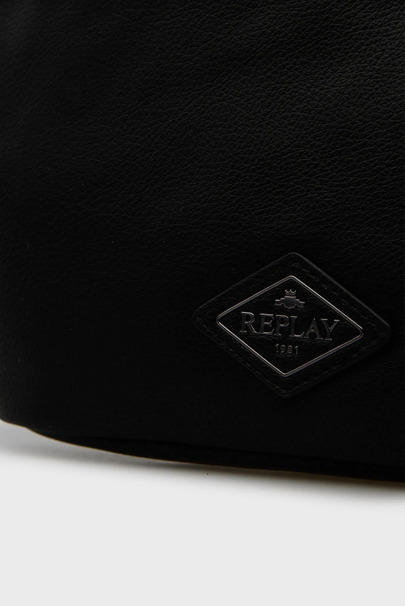 Чоловіча чорна поясна сумка 2