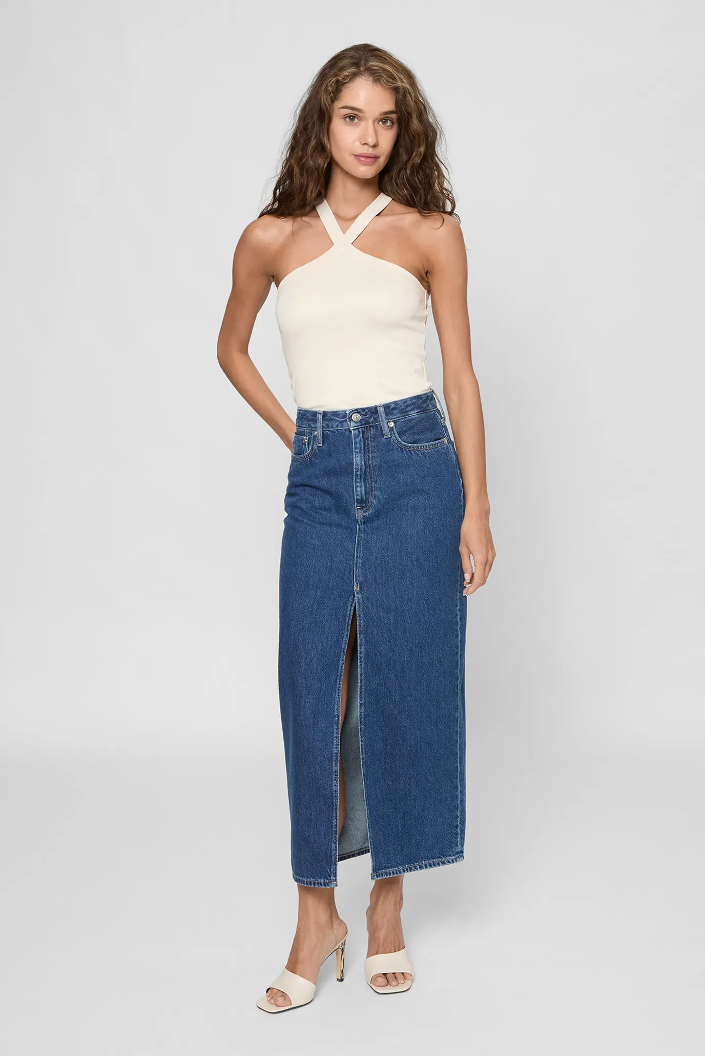 Жіночий бежевий топ 3