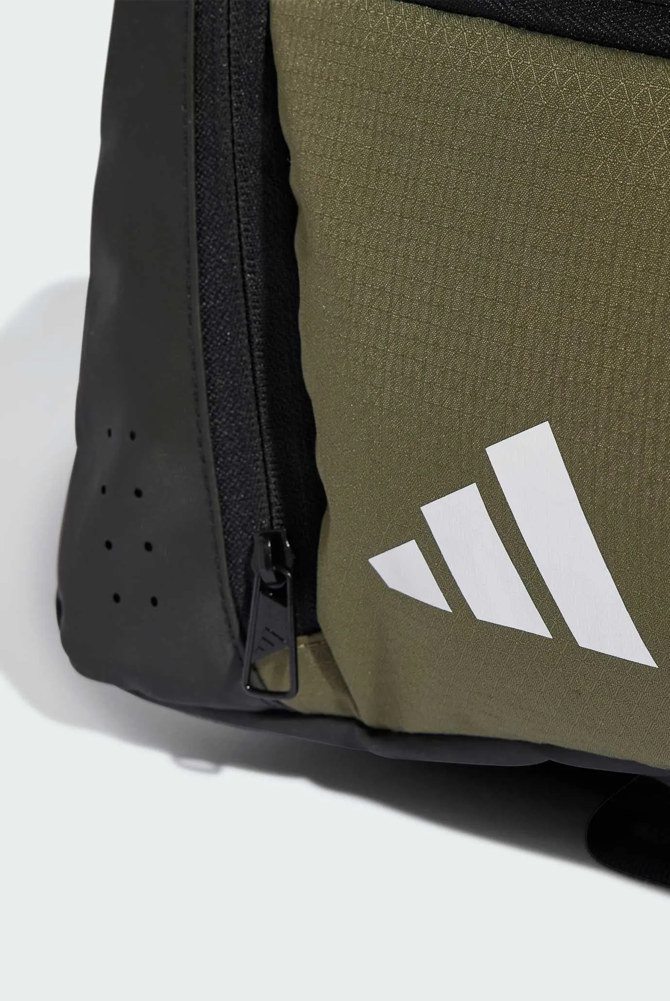 Оливковая спортивная сумка Essentials 3-Stripes Duffel 4