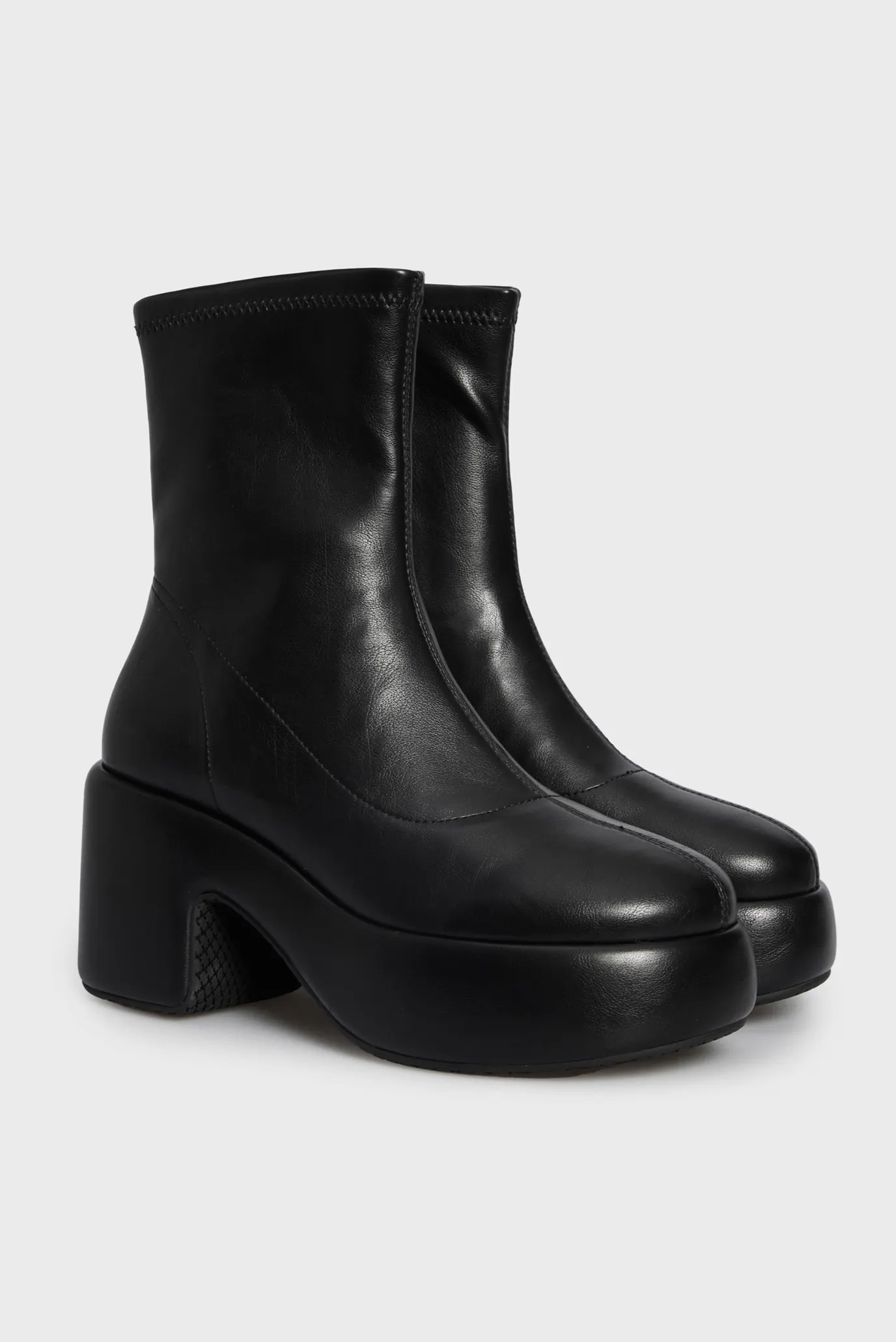 Женские черные кожаные ботильоны 3