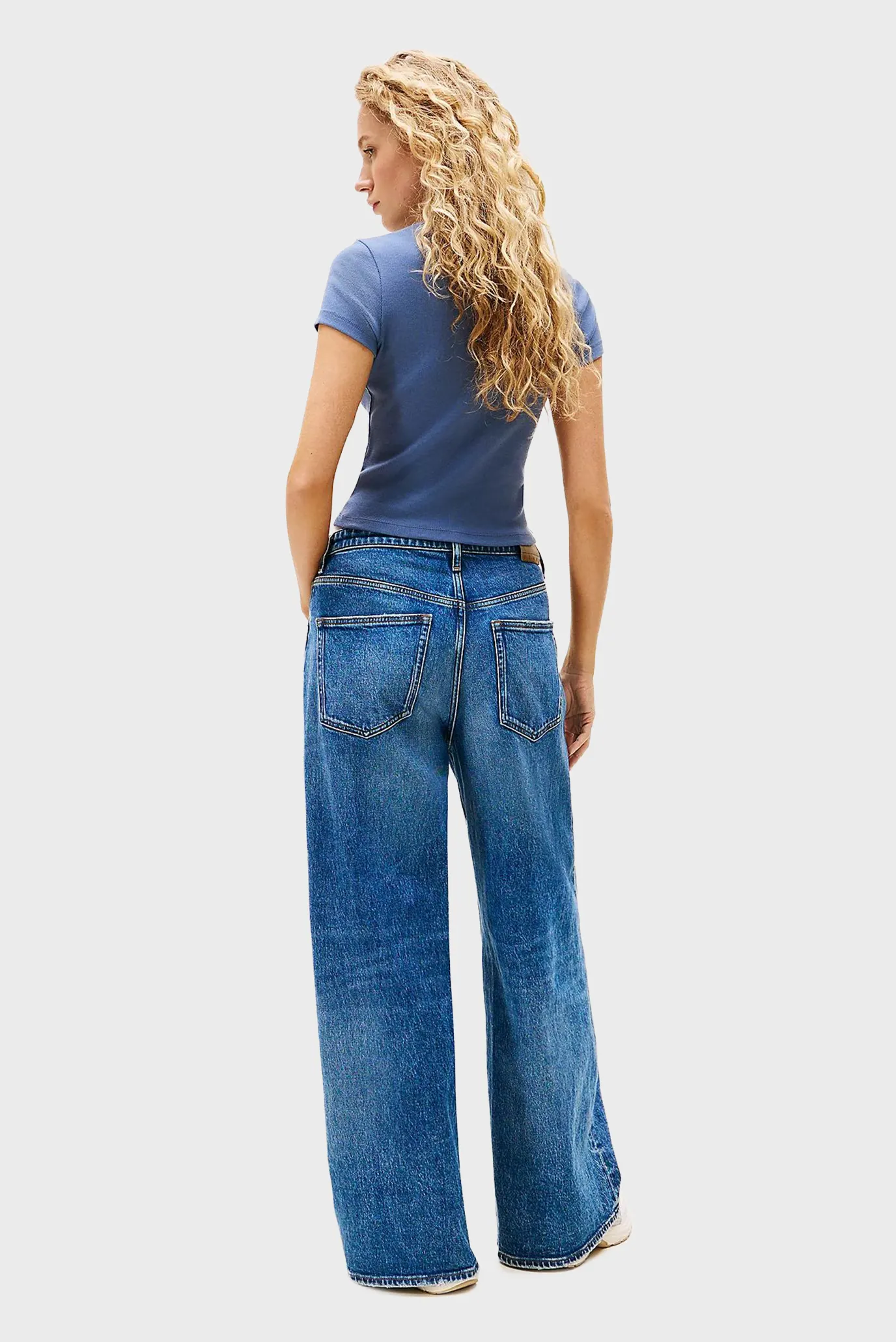 Женская синяя футболка SLIM SH SCRIPT 3