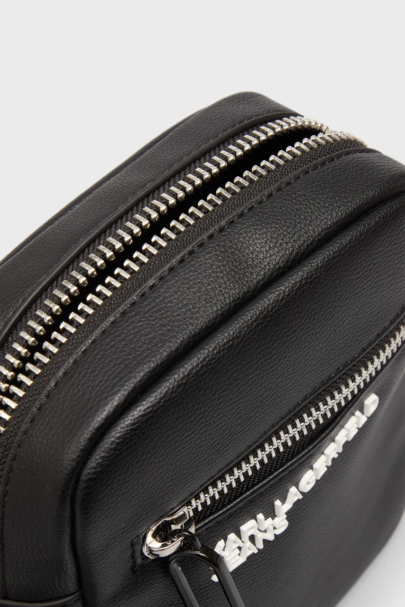 Мужская черная сумка GRAINY 5