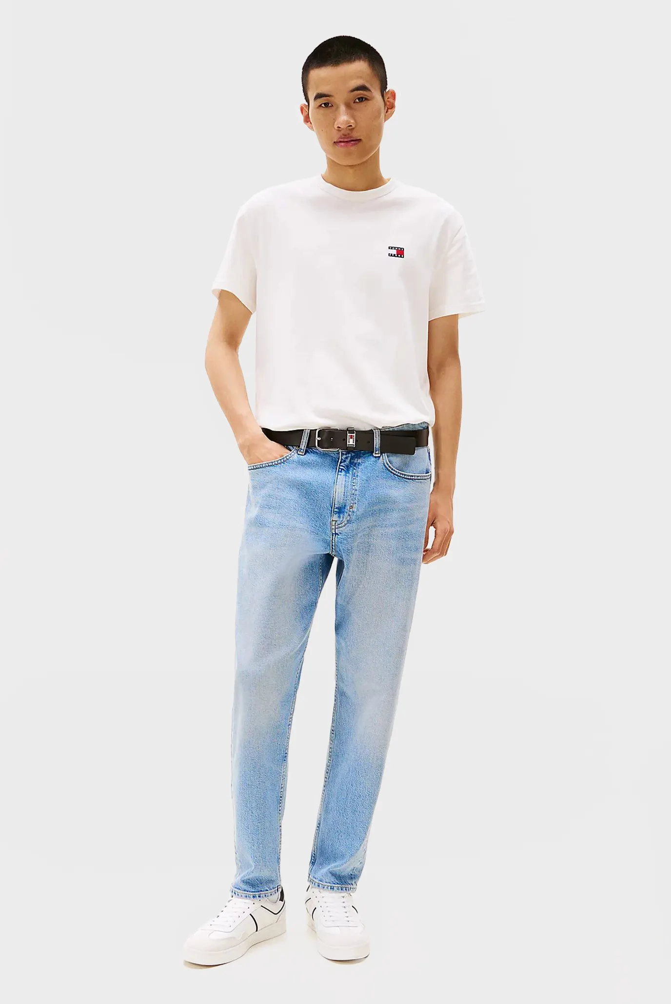 Мужская белая футболка TJM REG BADGE 2