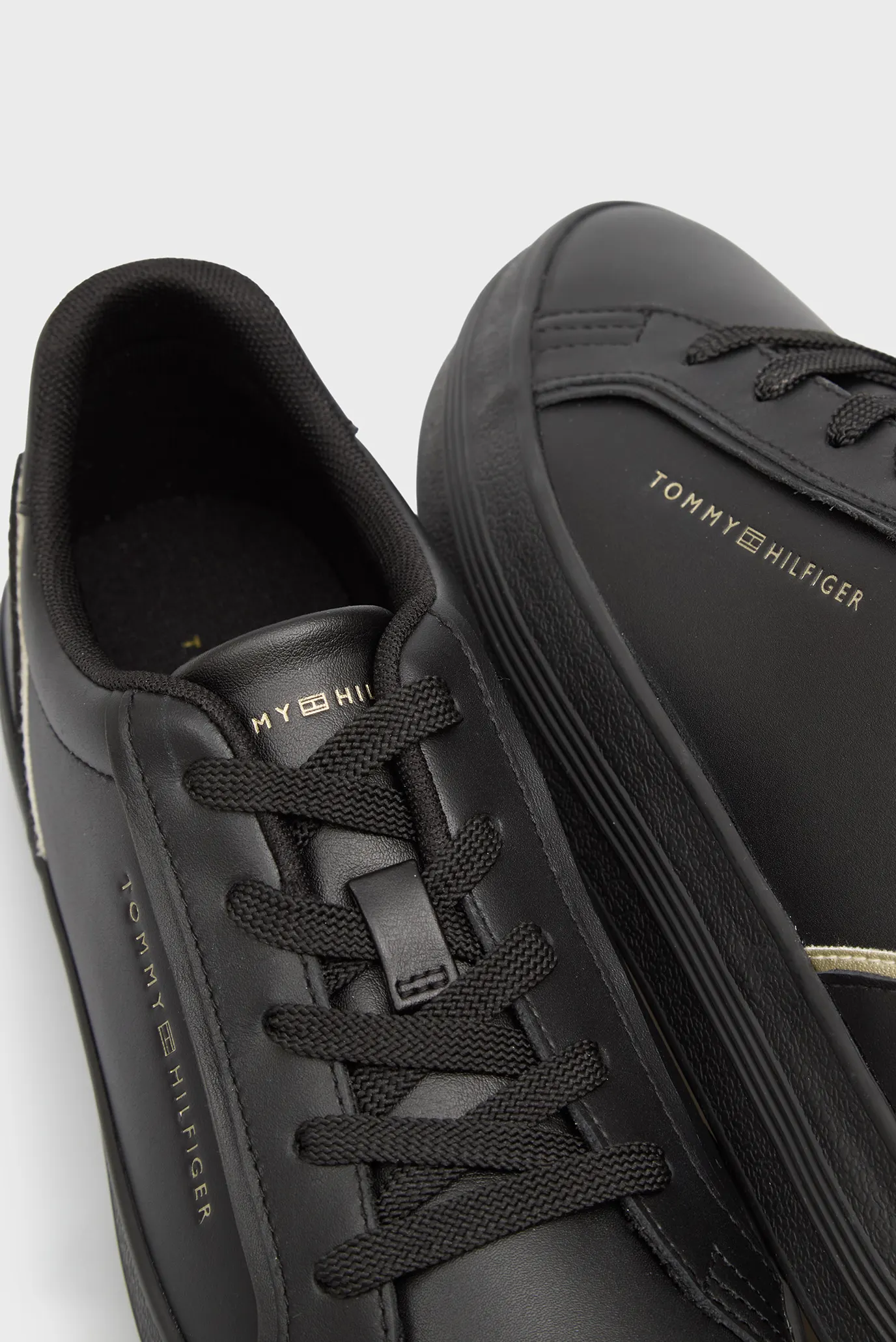 Жіночі чорні шкіряні снікерси VULC FOXING 2