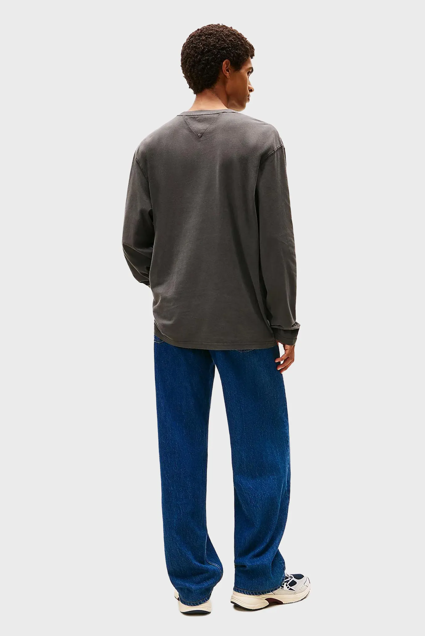 Мужской темно-серый лонгслив CLASSICS 3