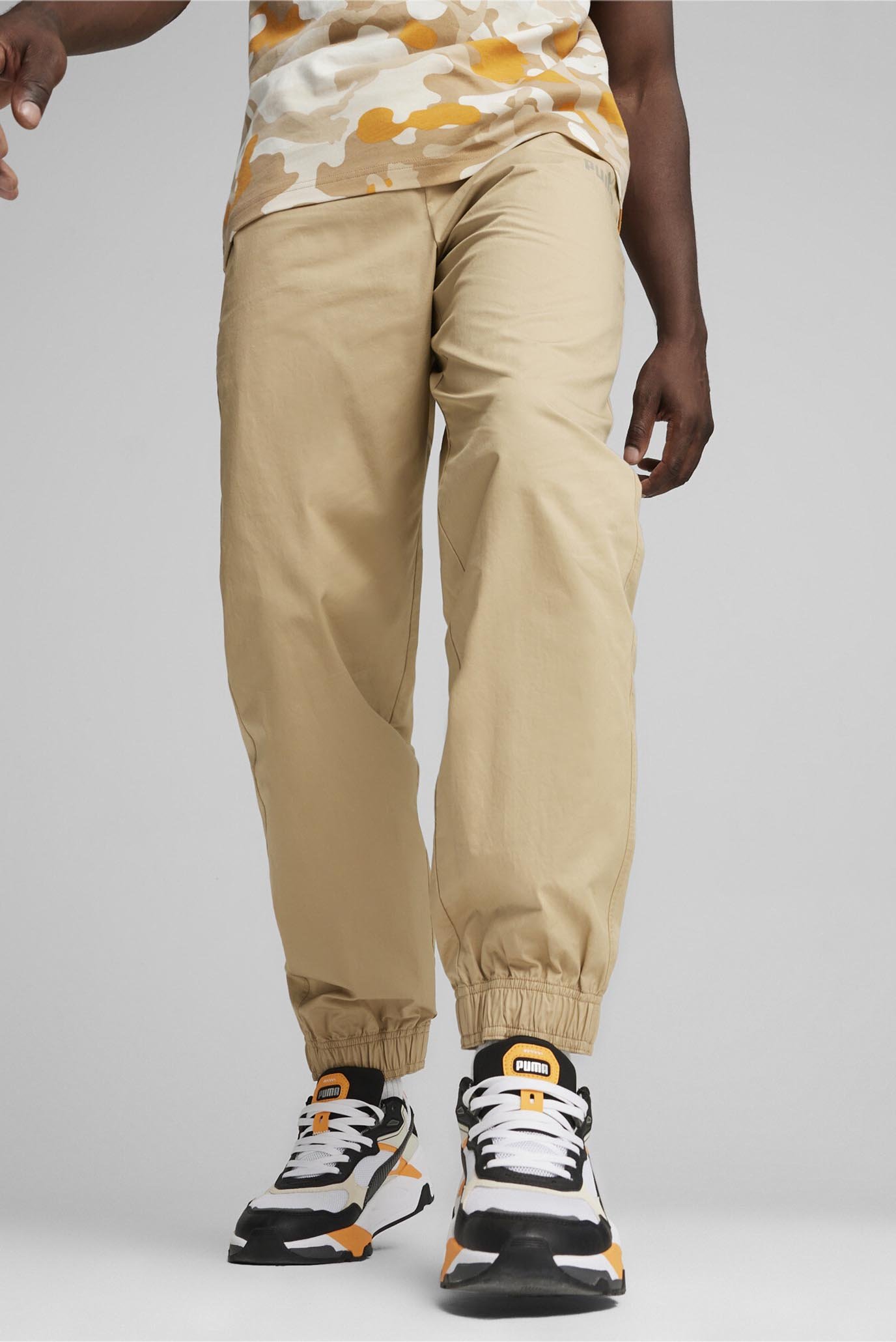 Мужские бежевые брюки ESS Men's Chino Pants 1