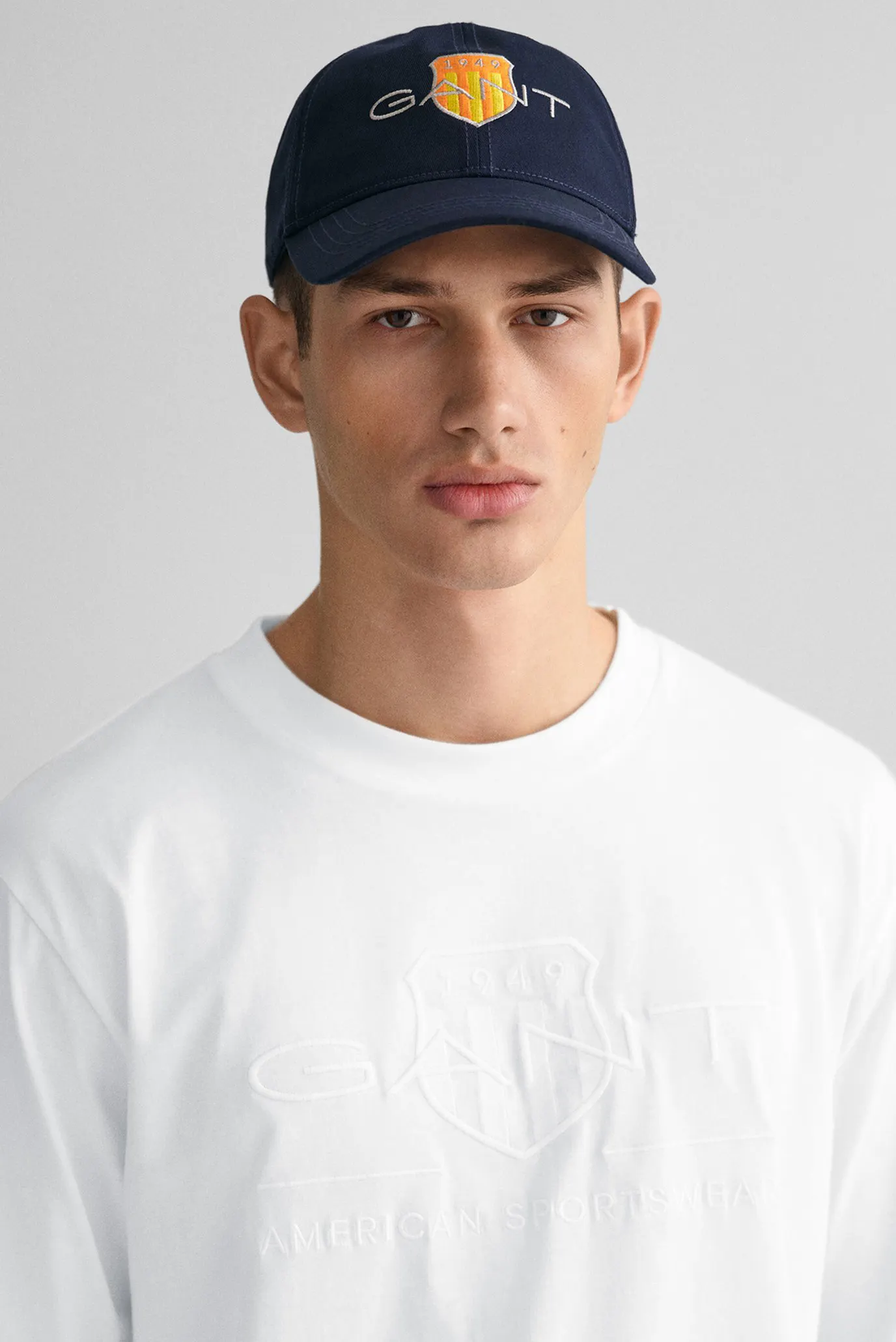 Чоловічий білий лонгслів REG TONAL SHIELD 4