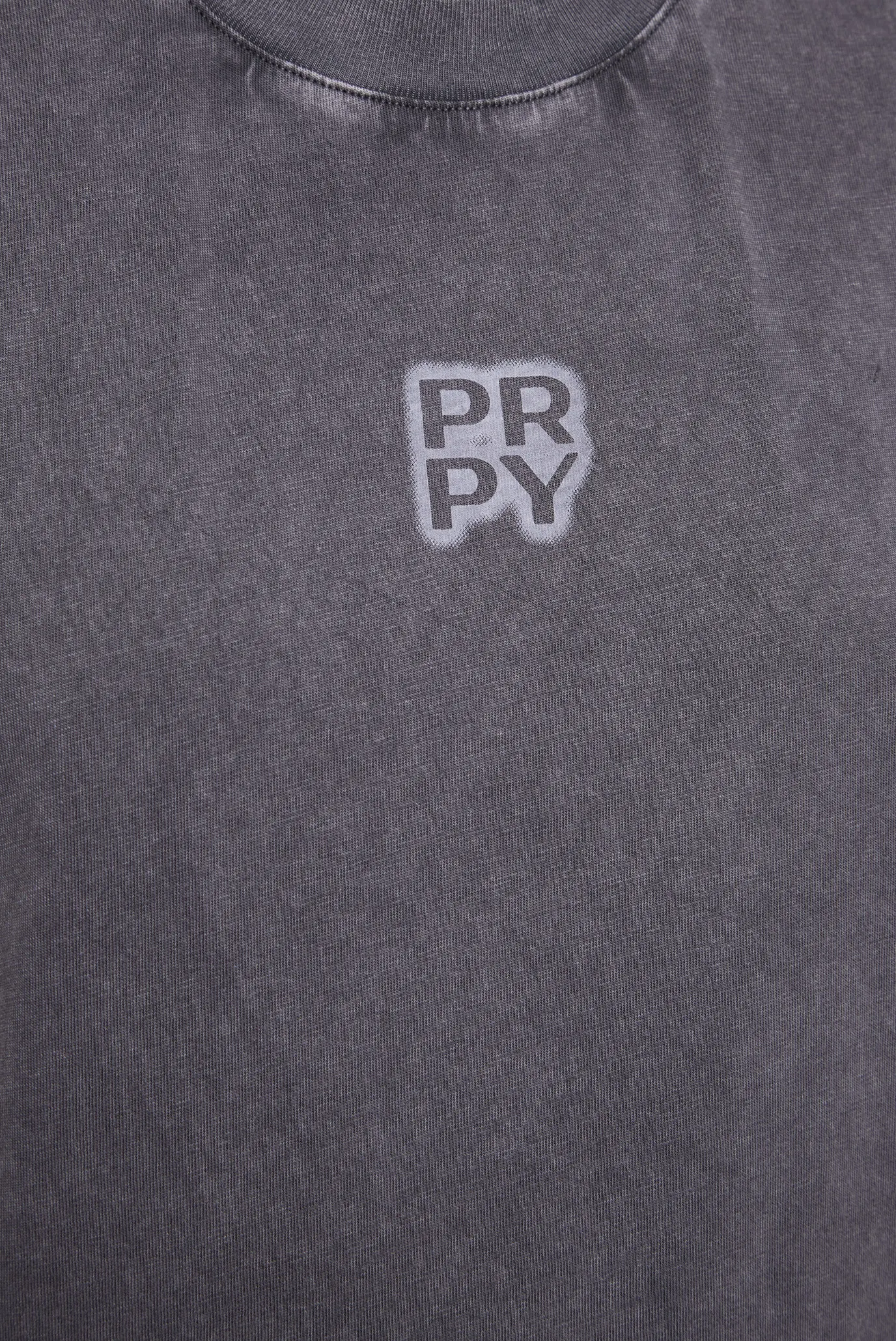 Жіноча сіра футболка 6