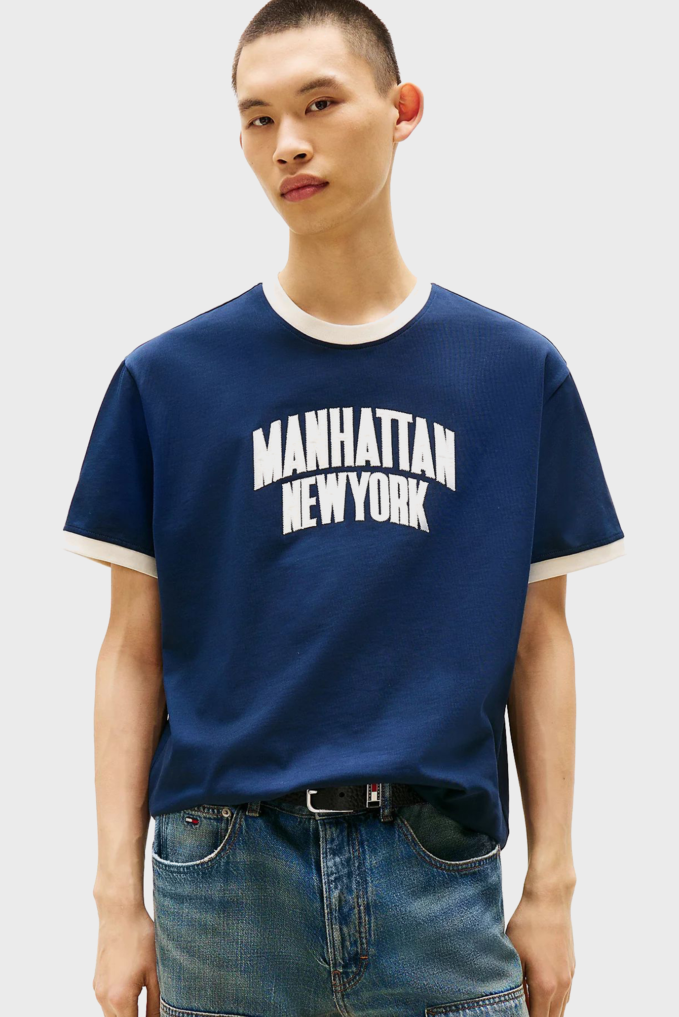 Мужская темно-синяя футболка RINGER VARSITY Синий XL Tommy Jeans DM0DM21587 Мужская темно-синяя футболка RINGER VARSITY Синий XL Tommy Jeans DM0DM21587