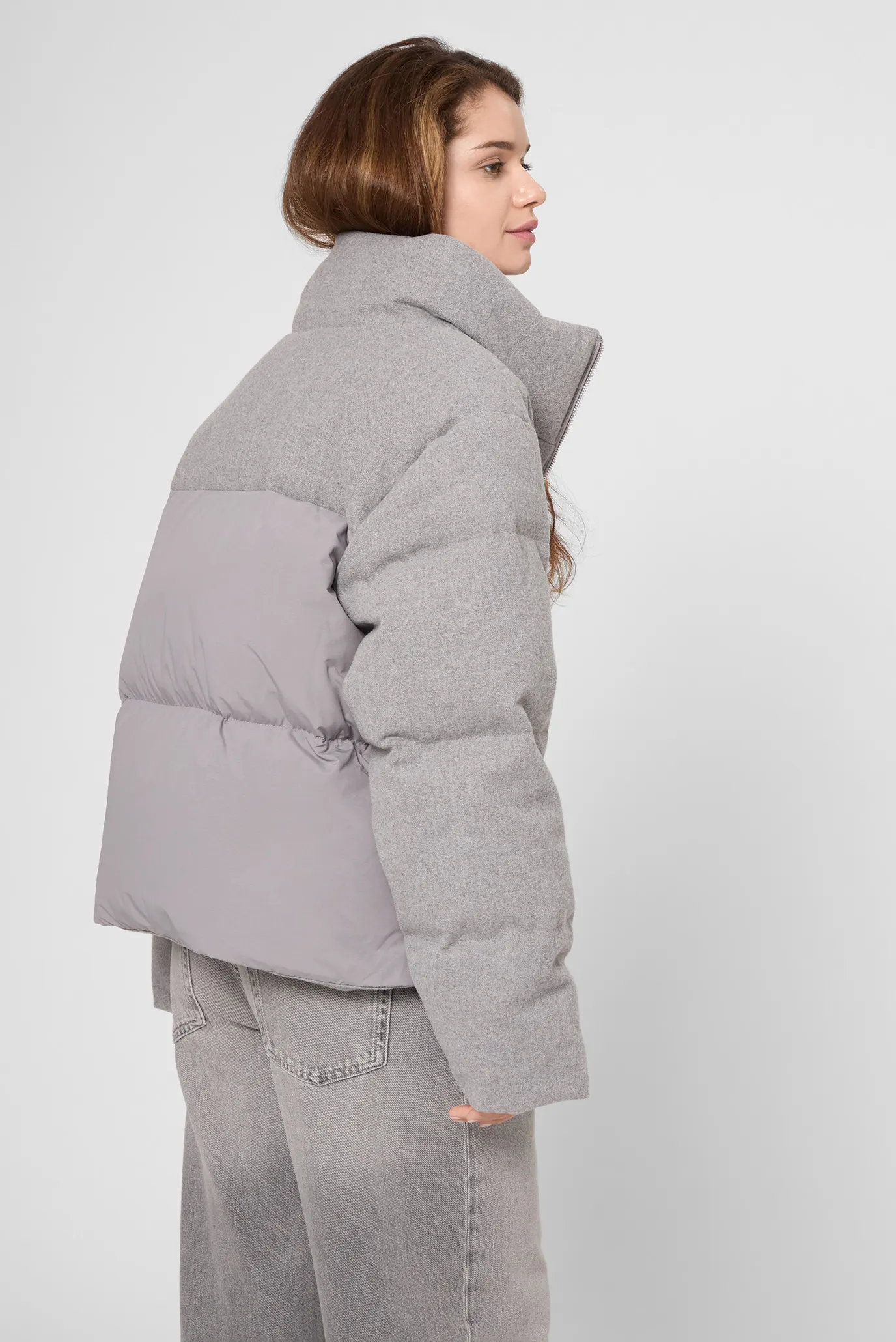 Жіночий сірий пуховик 4