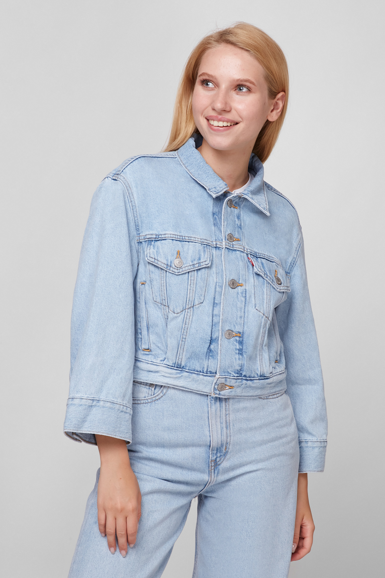 Женская голубая джинсовая куртка Loose Sleeve Trucker Jacket Levi's®  22773;0001 — MD-Fashion