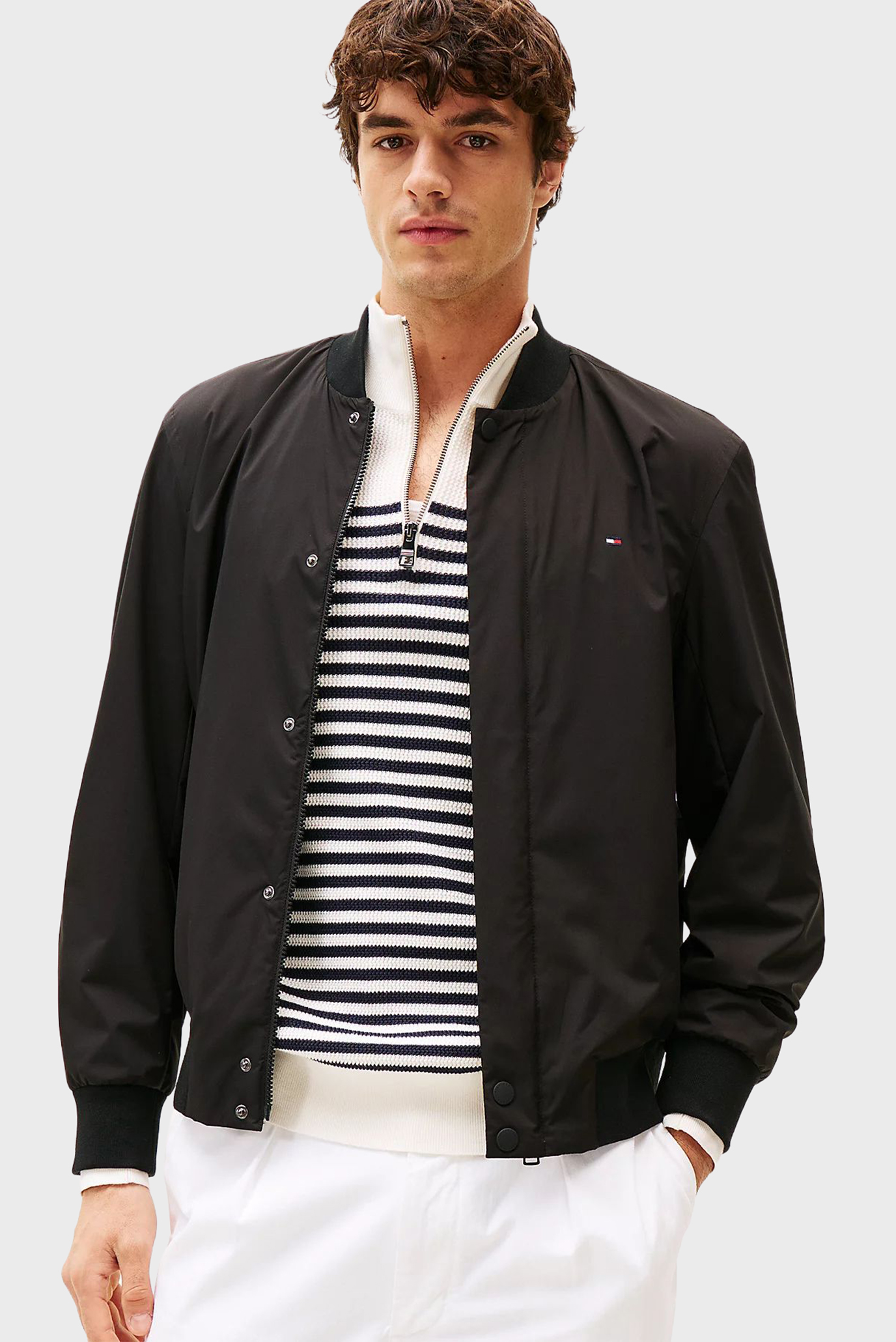 Мужской черный бомбер TECH LIGHTWEIGHT Черный S Tommy Hilfiger MW0MW36665 Мужской черный бомбер TECH LIGHTWEIGHT Черный S Tommy Hilfiger MW0MW36665
