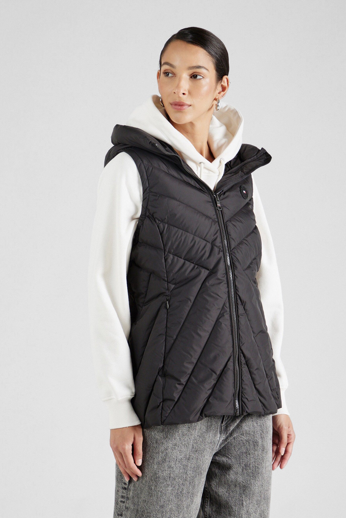 Женский черный пуховой жилет CHEVRON MW DOWN VEST 1