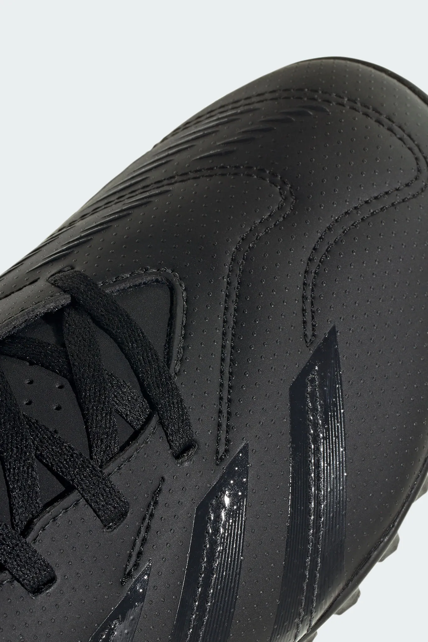 Чорні сороконіжки Predator 24 Club Turf 8